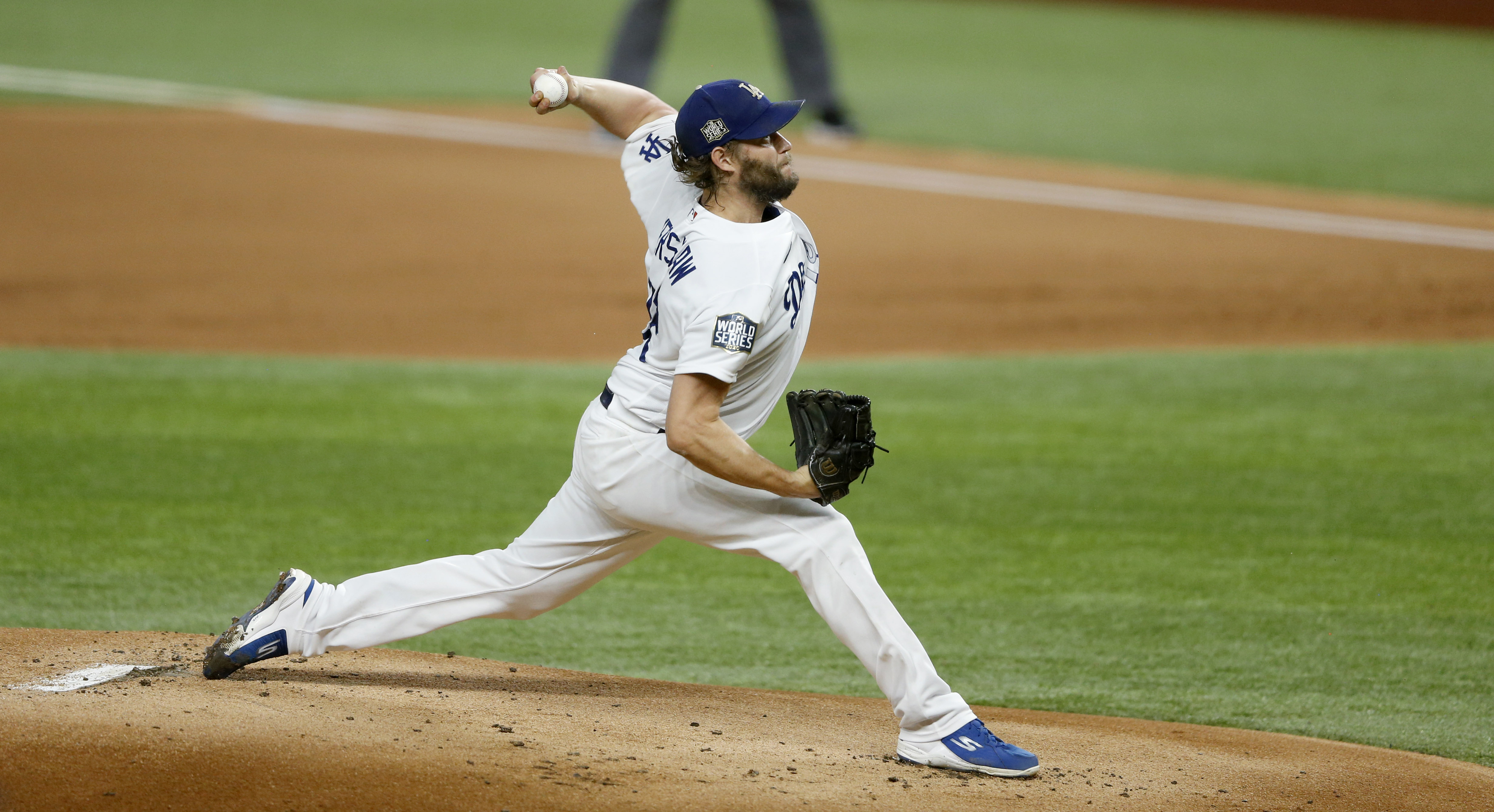 Clayton Kershaw shakes off postseason ghosts with dominant outing