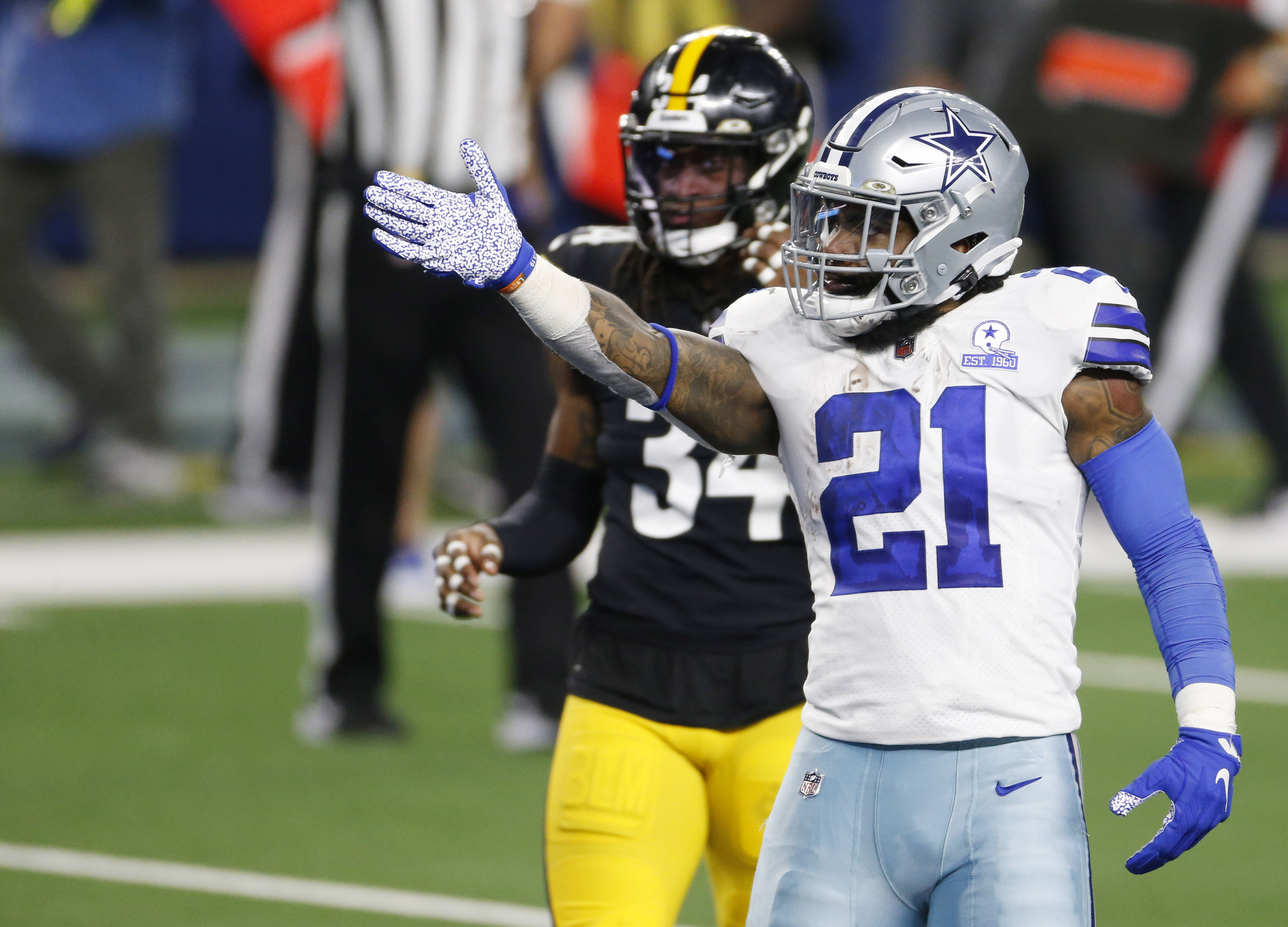 Cowboys GM Jerry Jones has not ruled out re-signing Ezekiel Elliott, NFL