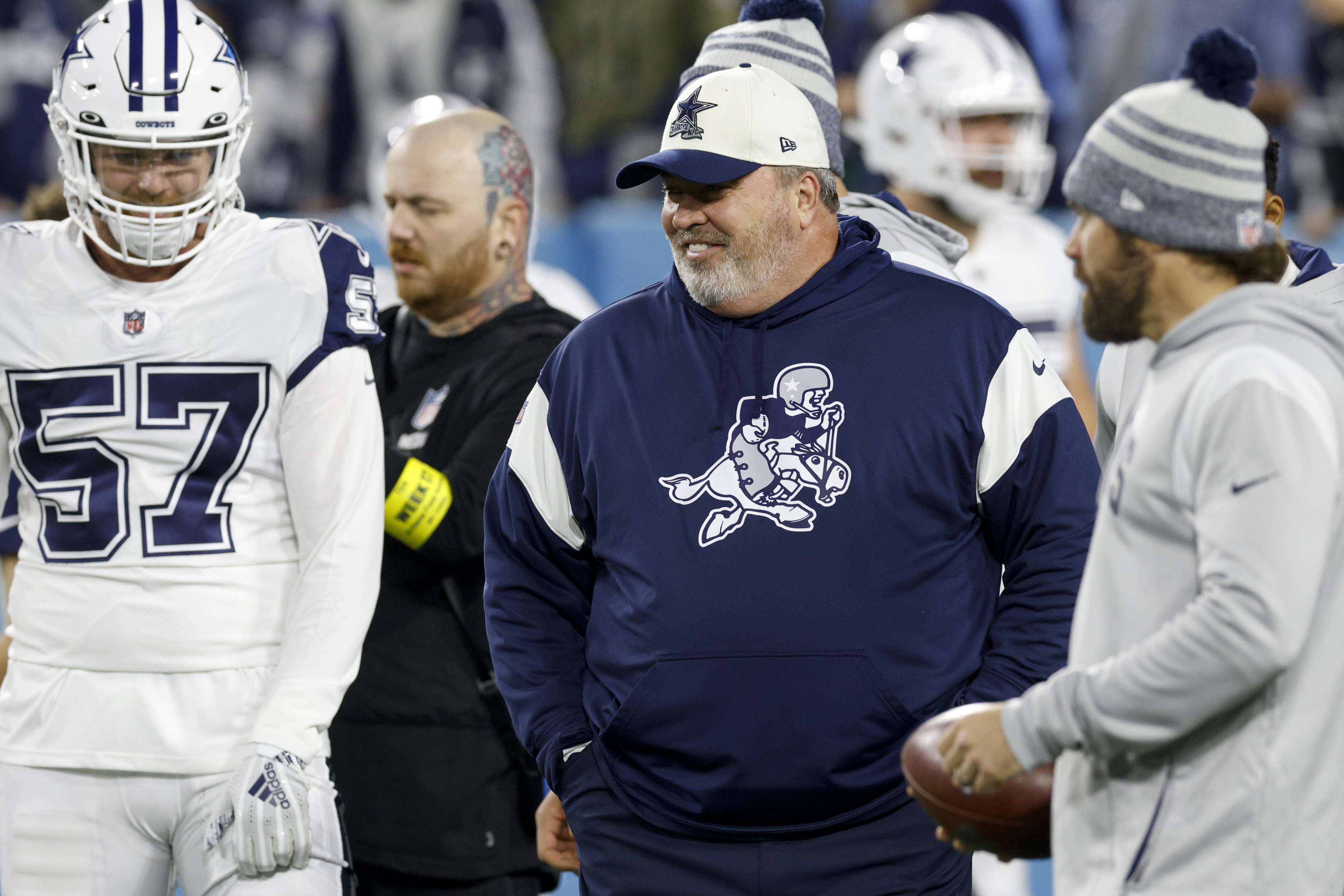 Watch: Mike McCarthy dances with custom Cowboys chain after defeating Tampa  Bay