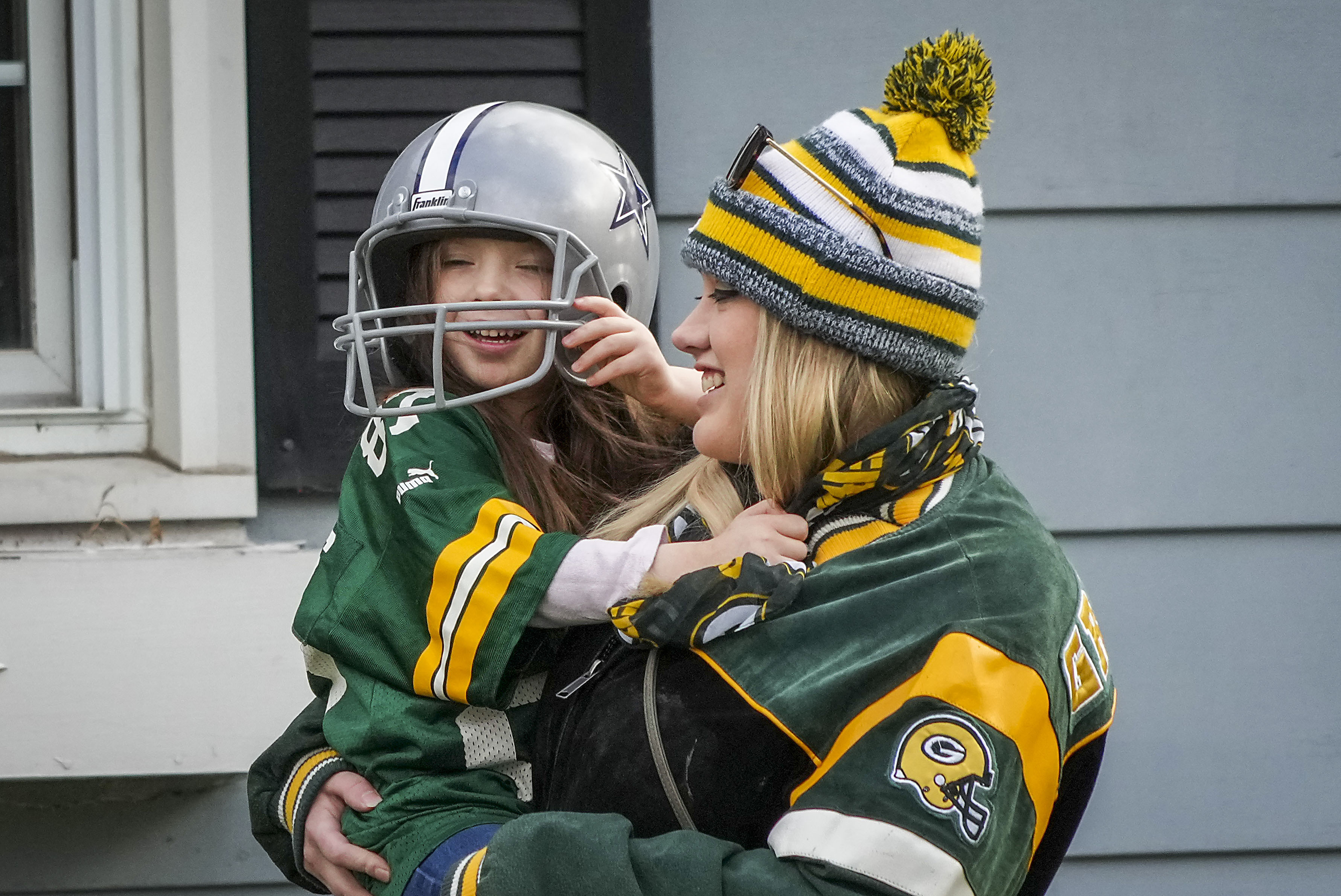 November 13, 2022: Green Bay Packers wide receiver Christian Watson (9)  cheering the fans on during the NFL football game between the Dallas  Cowboys and the Green Bay Packers in Green Bay