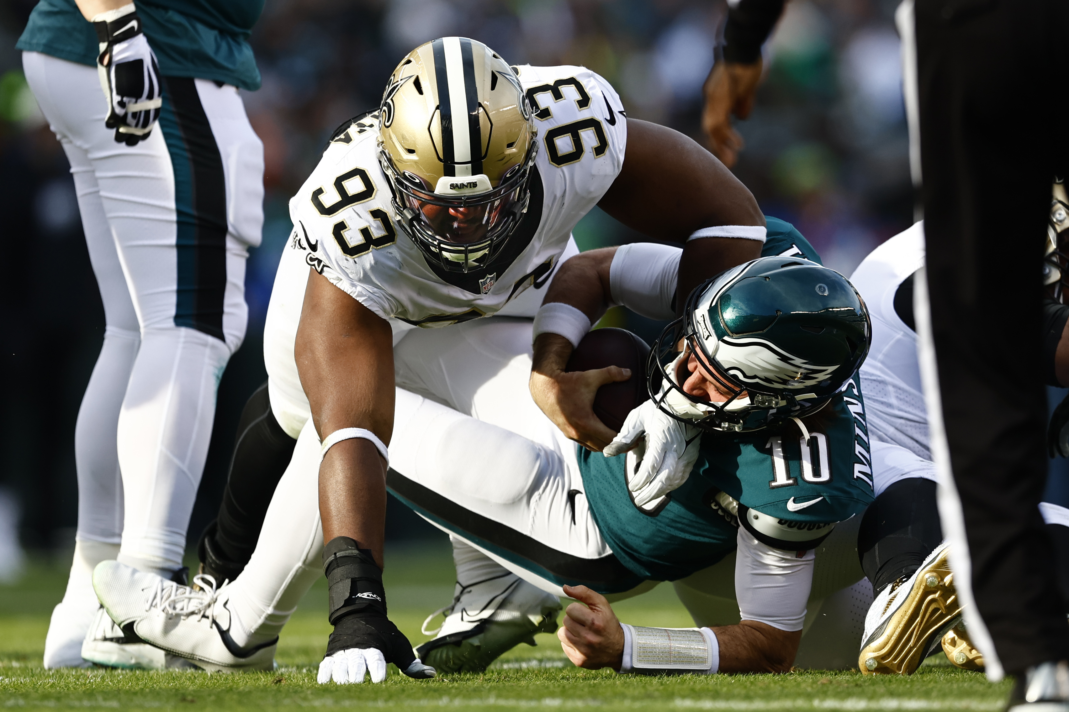 Saints win 20-10 in Philly, deny Eagles top spot in NFC