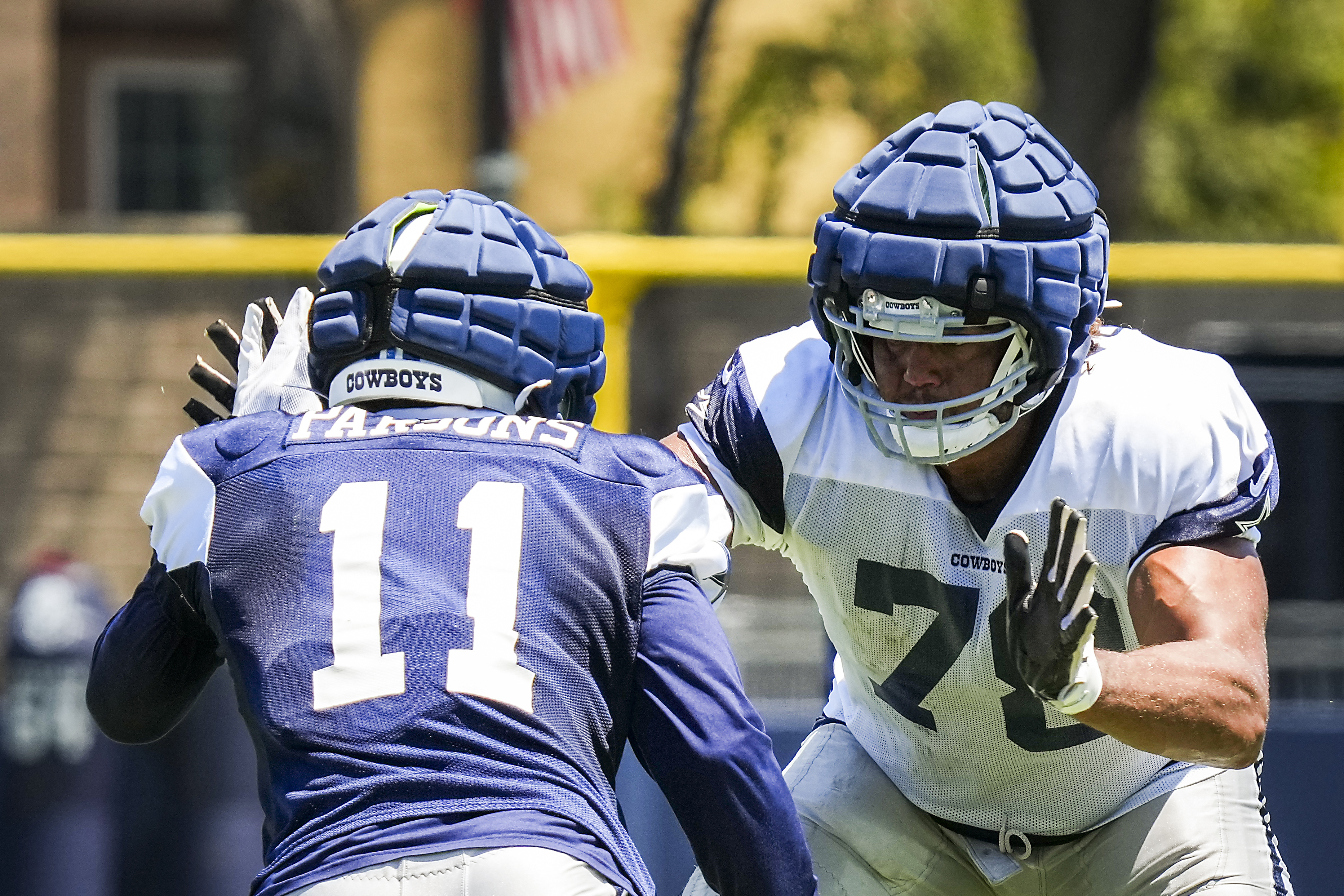 Cowboys' Lawrence gives back with City of Dreams camp