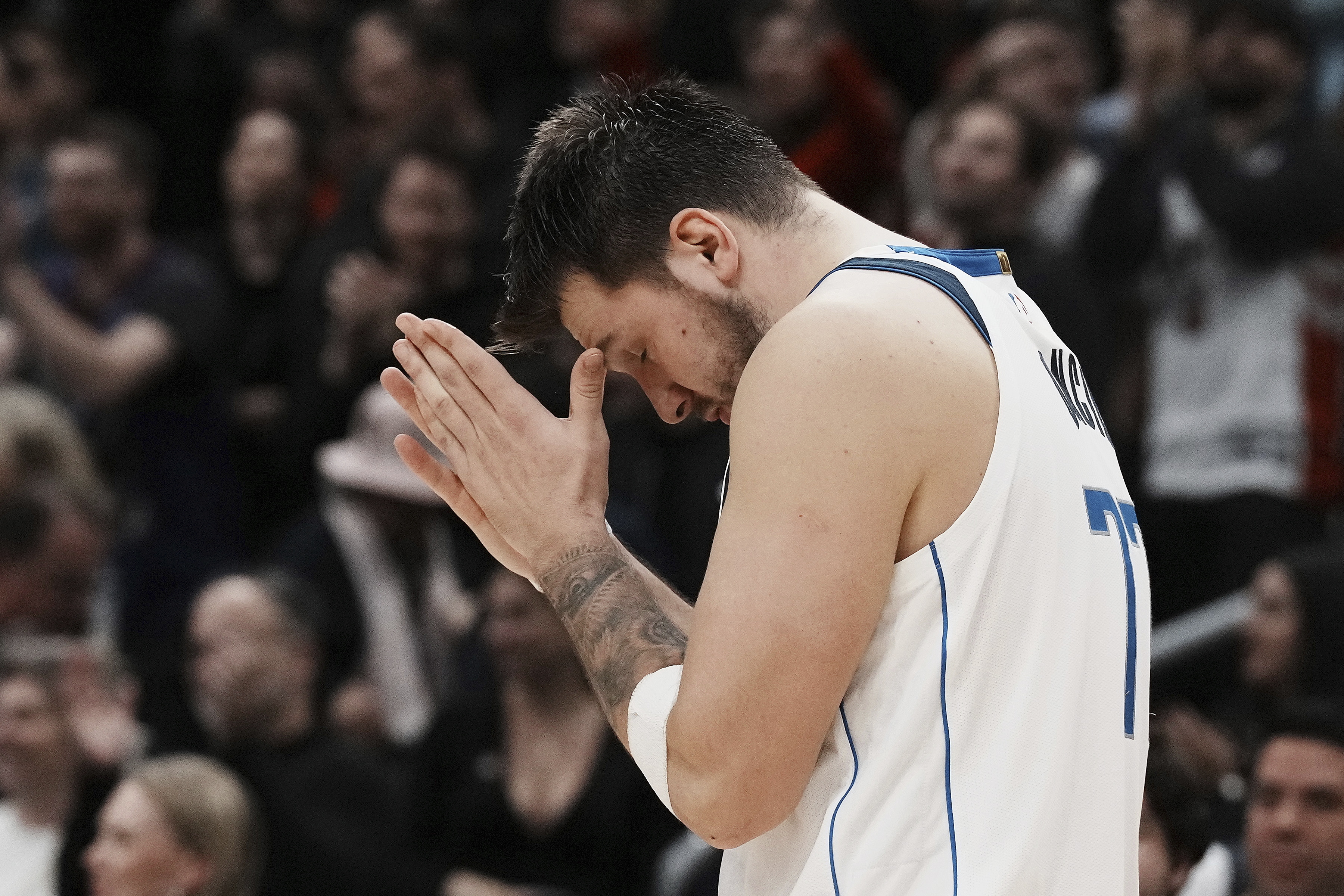 Travis Scott, Reggie Jackson, Luka Doncic turn out for Rangers-Astros game 4