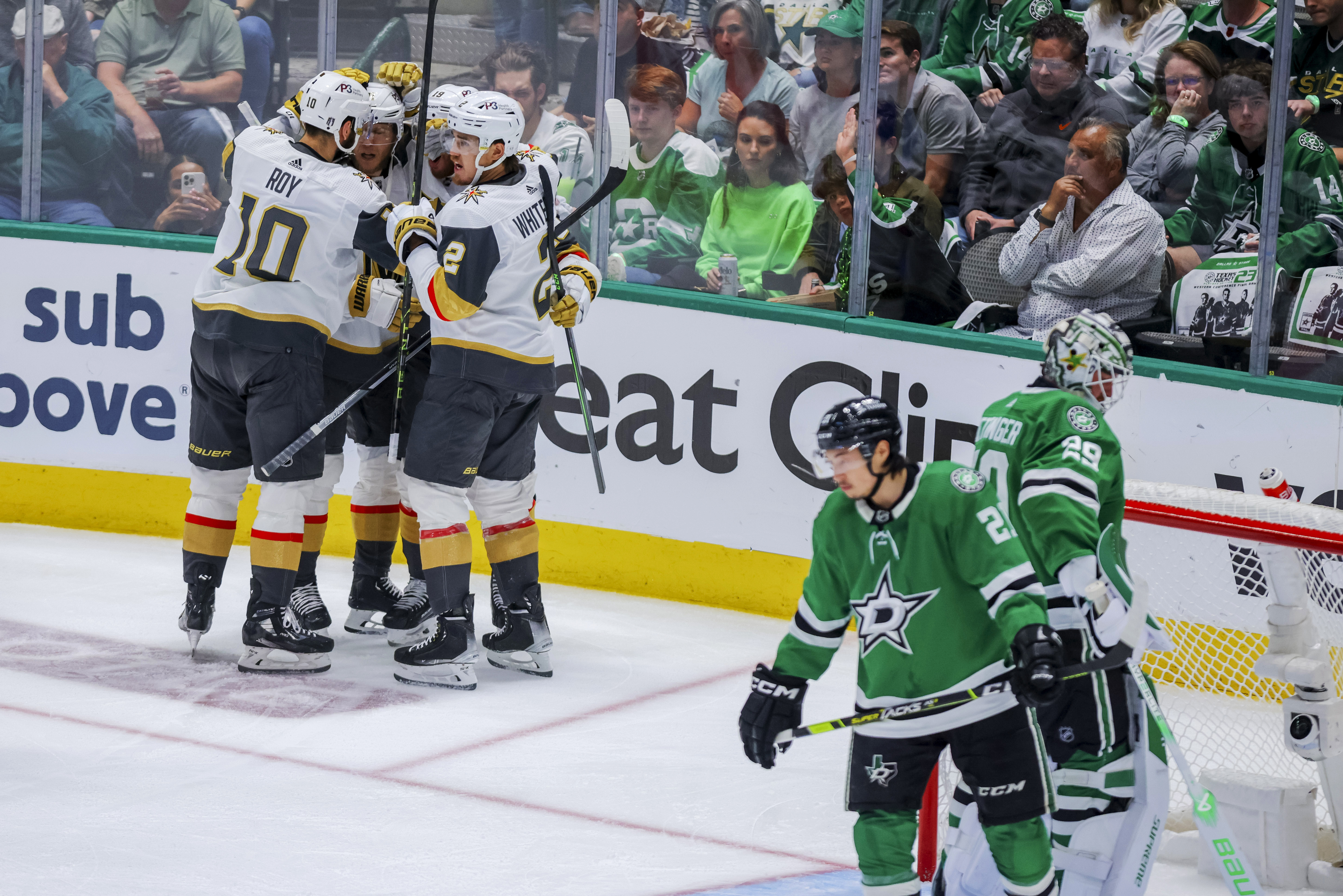 Penguins drop three goals in third, fall to Dallas Stars