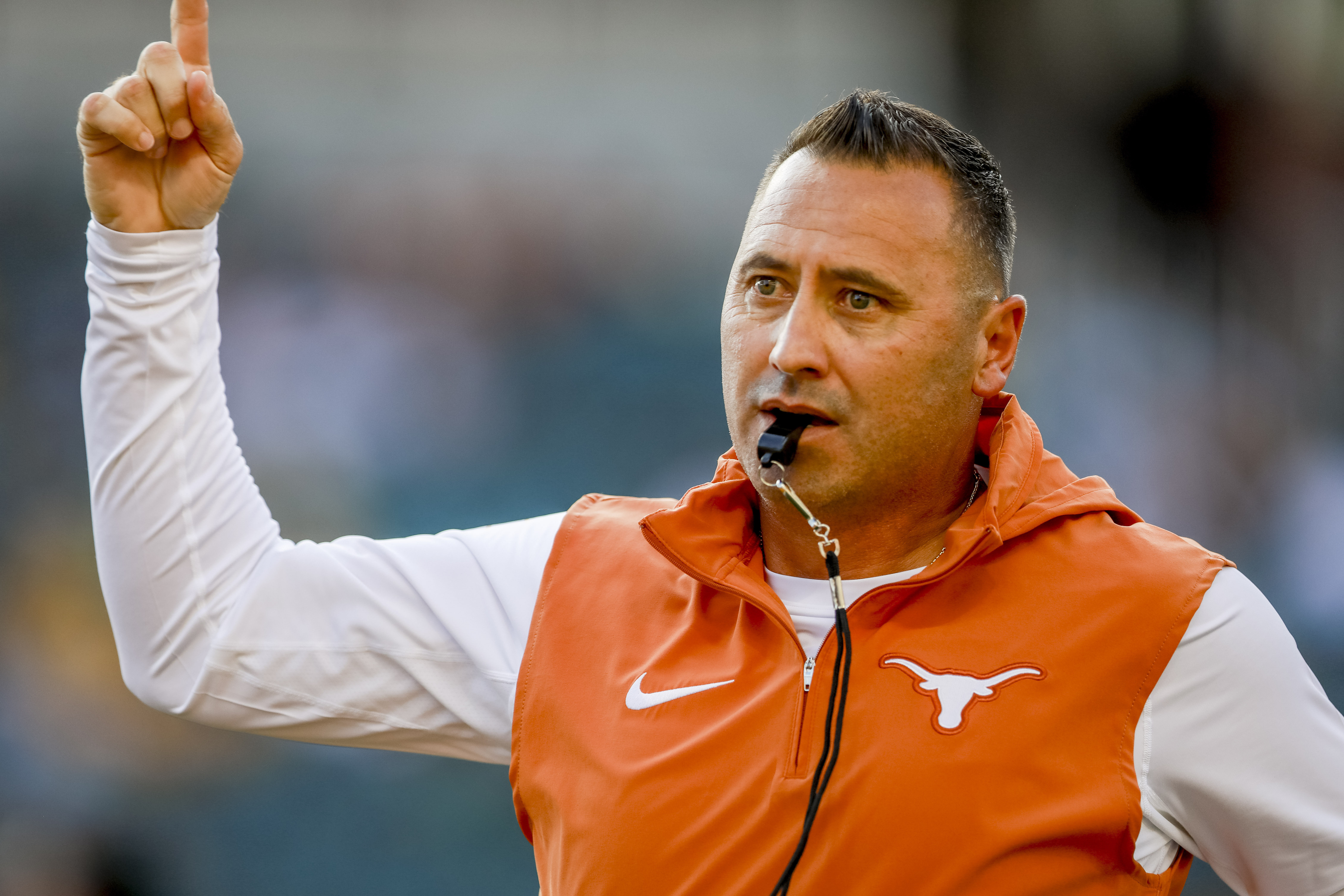 Longhorns Football Coach Steve Sarkisian Has The Most Stylish Wife