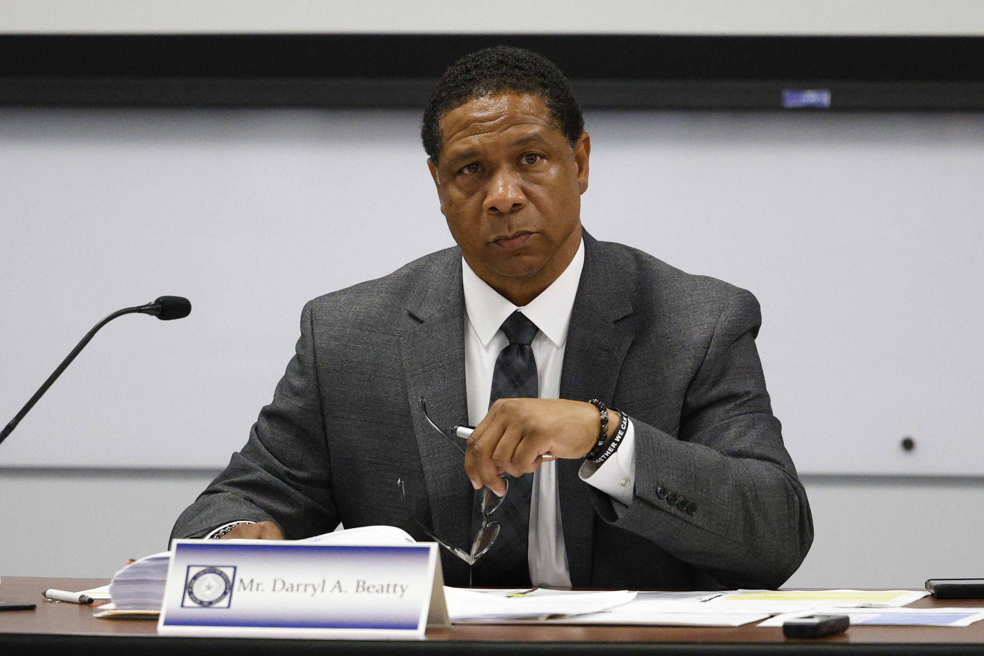 Dallas juvenile board sues commissioners to stop request for records on  minors' care