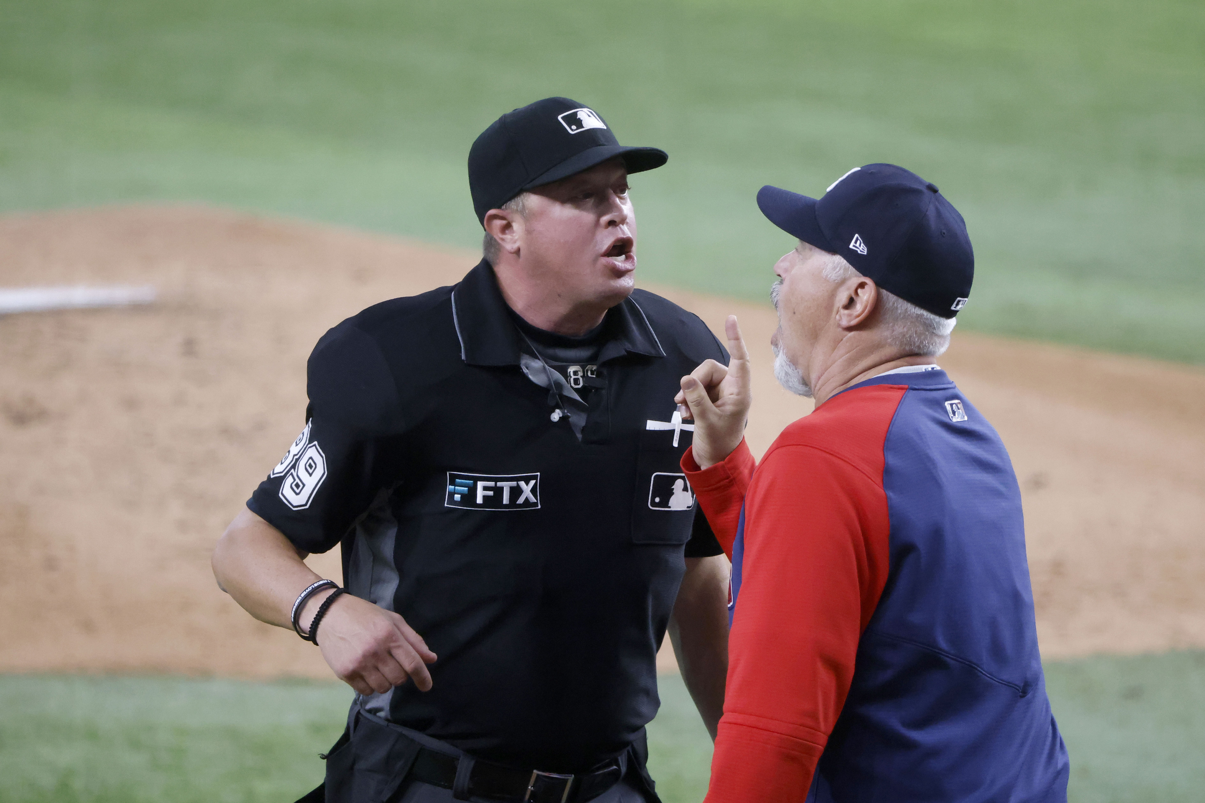 Photos Express time! Nolan Ryan is introduced at the screening of the