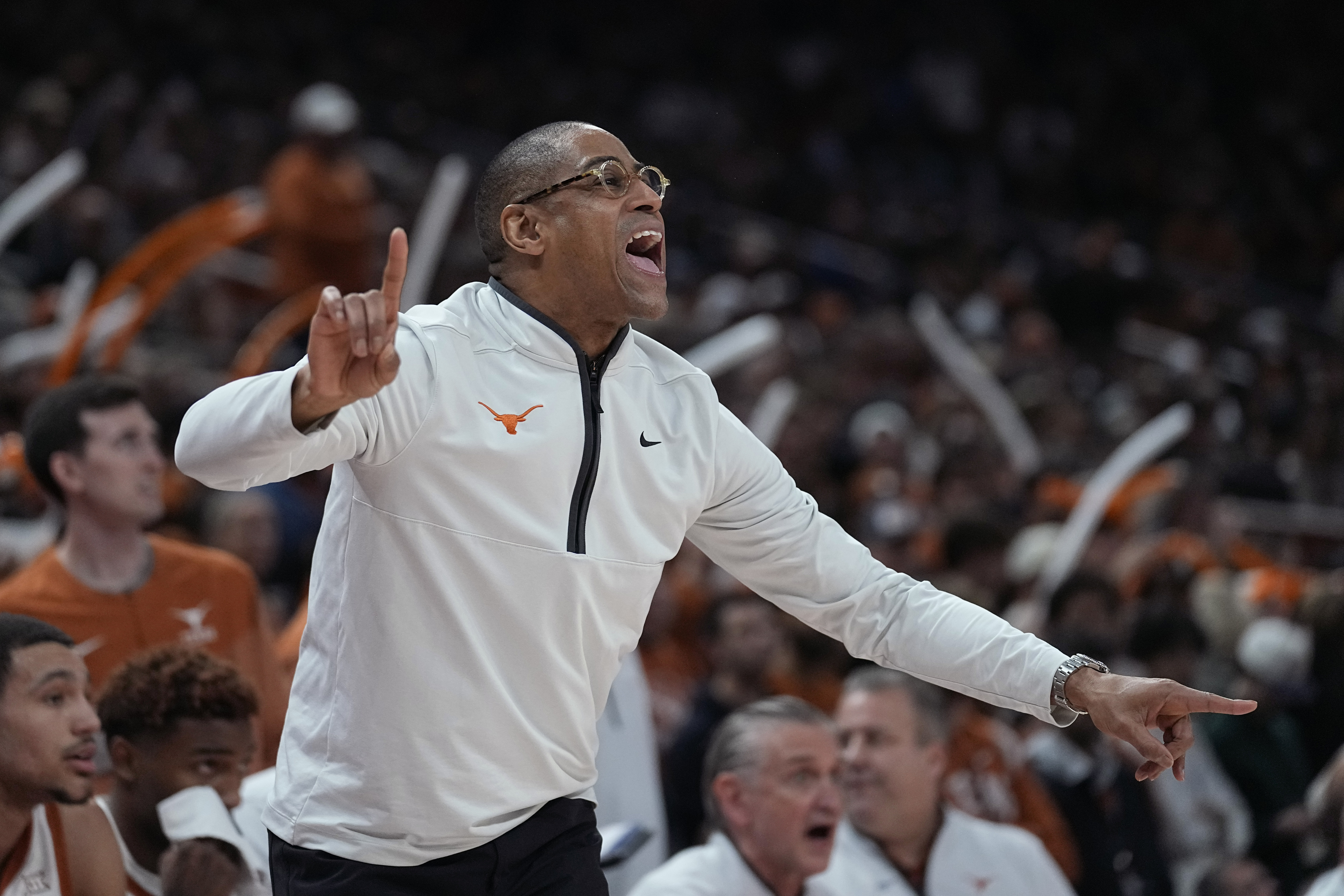 Texas, Rodney Terry have chance to make statement vs. Tennessee, former coach  Rick Barnes