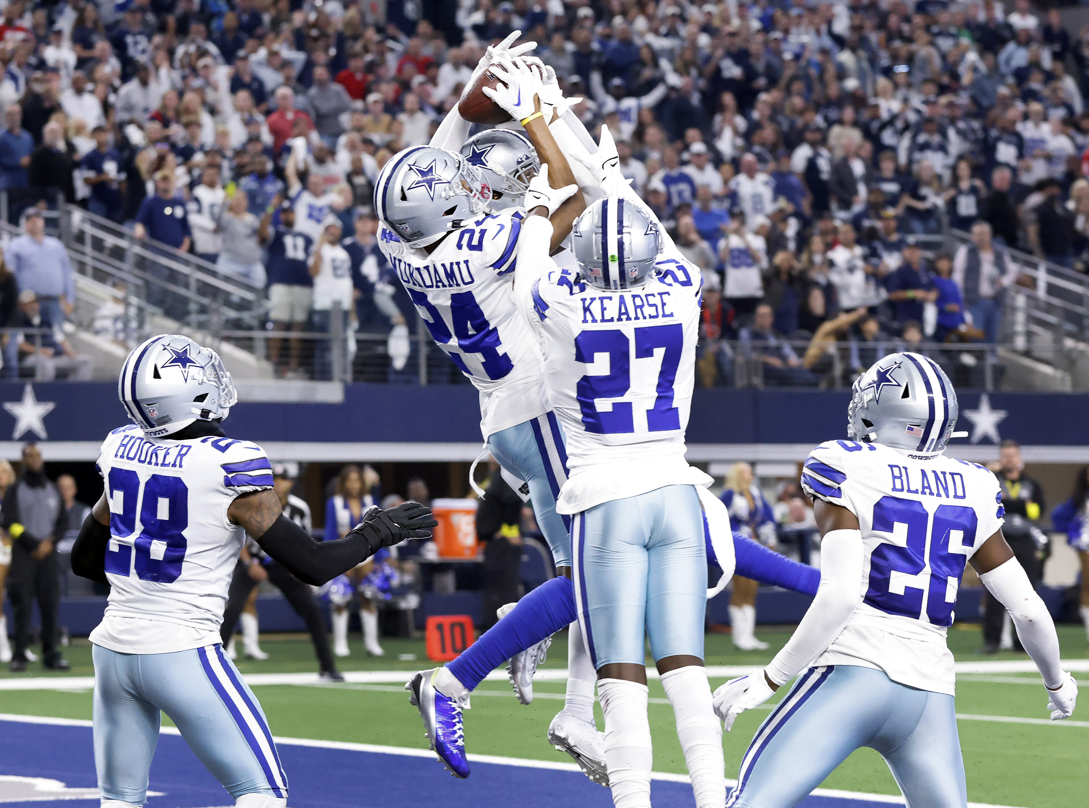 Cowboys-Texans national reaction: Dallas fights its way back to win the  'Battle of Texas'