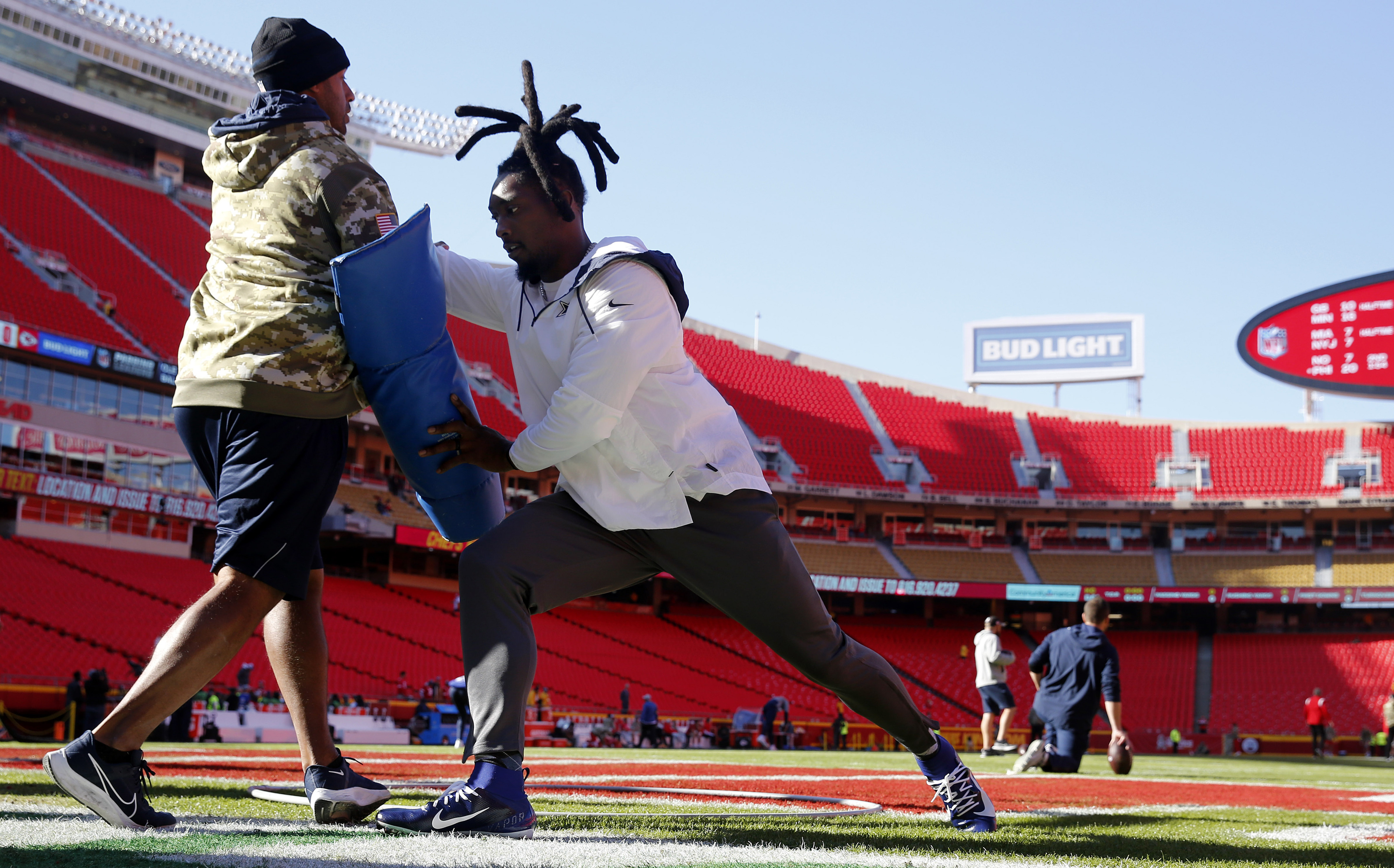 Stephen Jones on Tyron Smith's status for Cowboys' Thanksgiving game vs.  Raiders and more