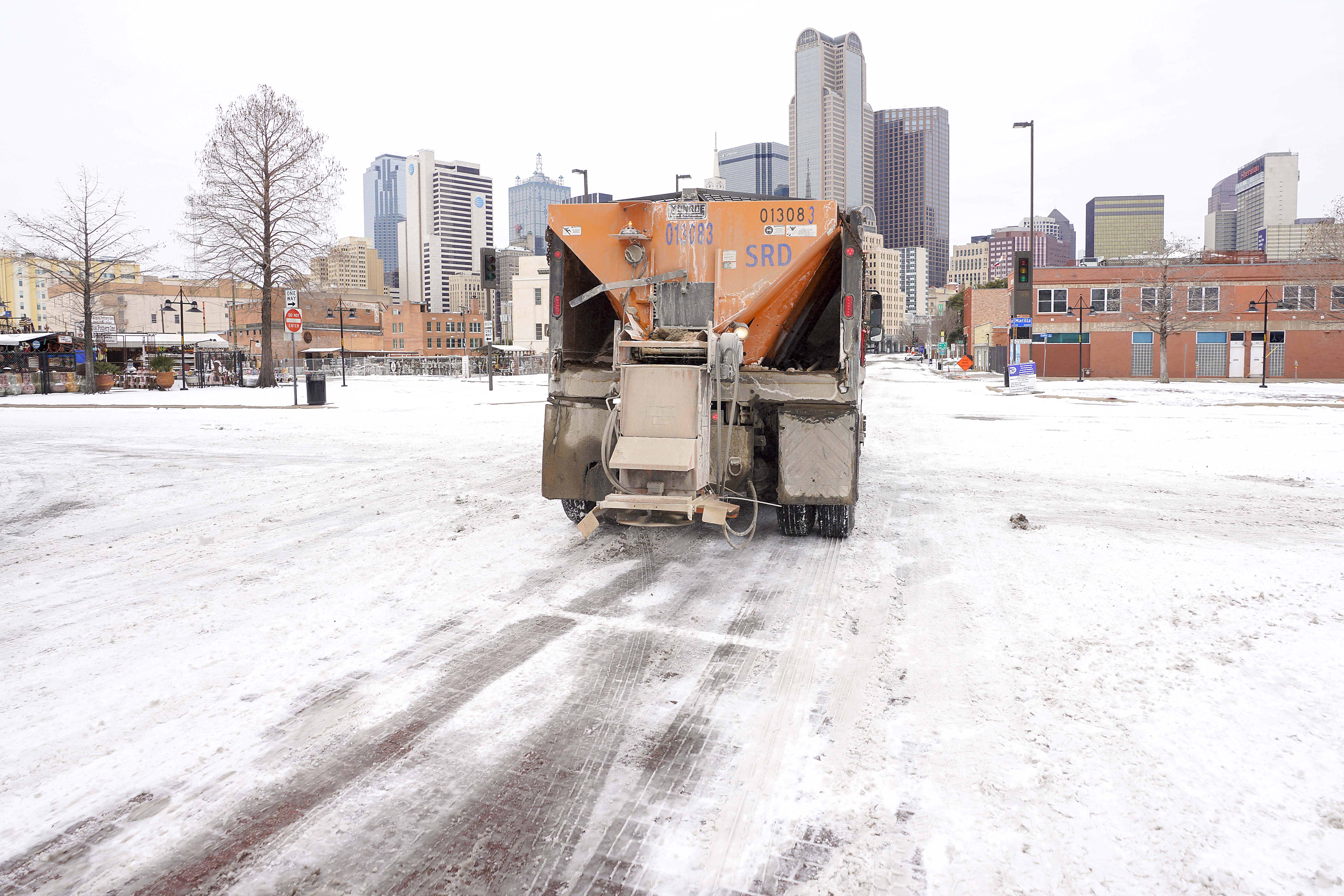 One Down One To Go Another Winter Storm Could Dump 5 More Inches Of Snow On Dallas Fort Worth