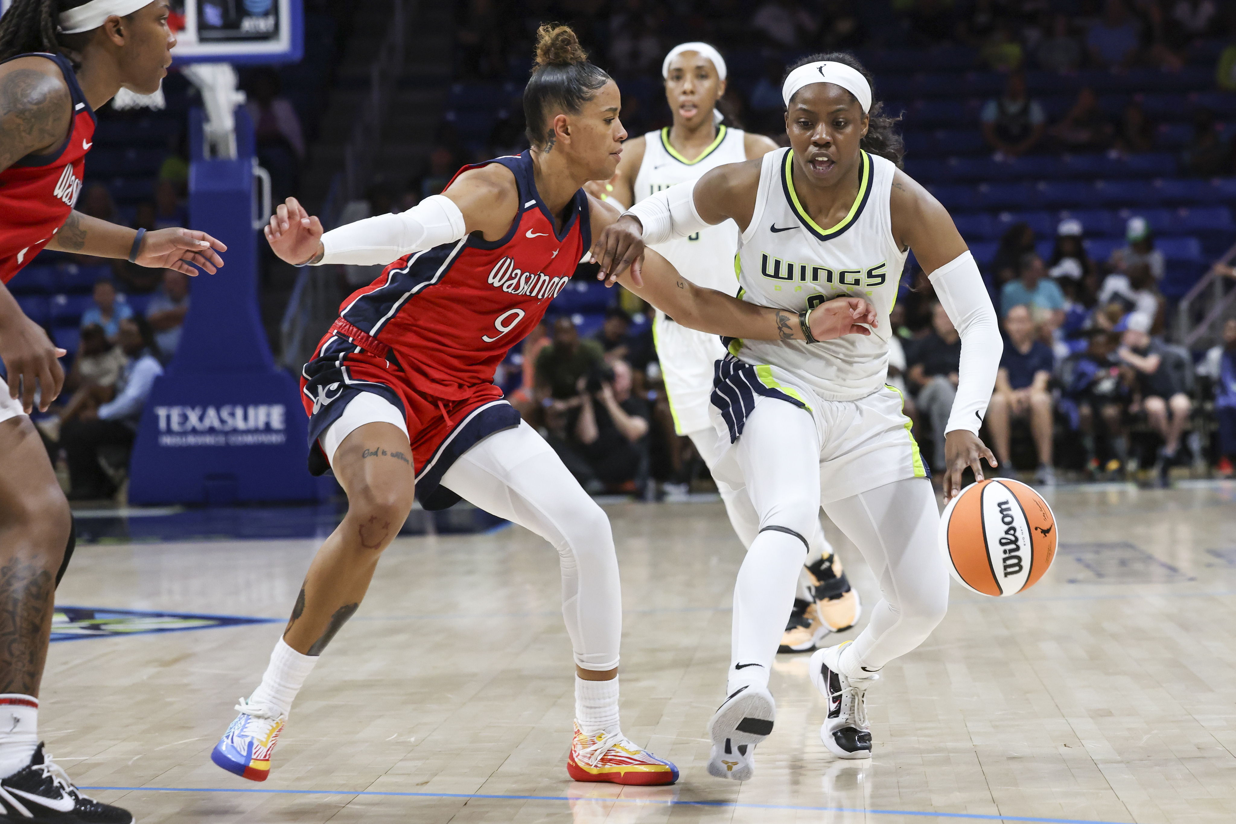 Ogunbowale's big night pushes Dallas Wings past the Phoenix Mercury playoff  hunt - Mavs Moneyball