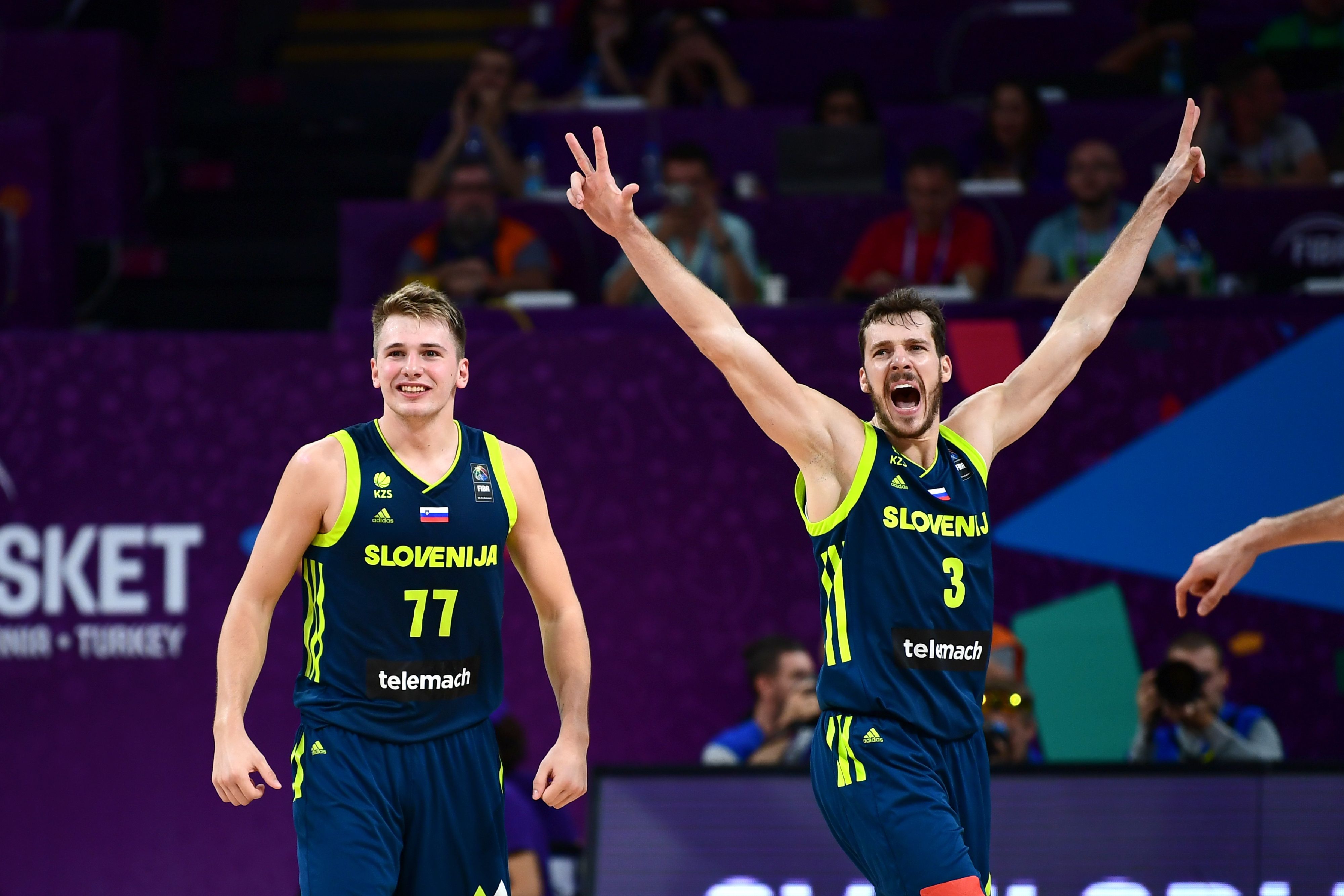 Brotherly love. Dragic & Doncic at Slovenia-Serbia final Eurobasket