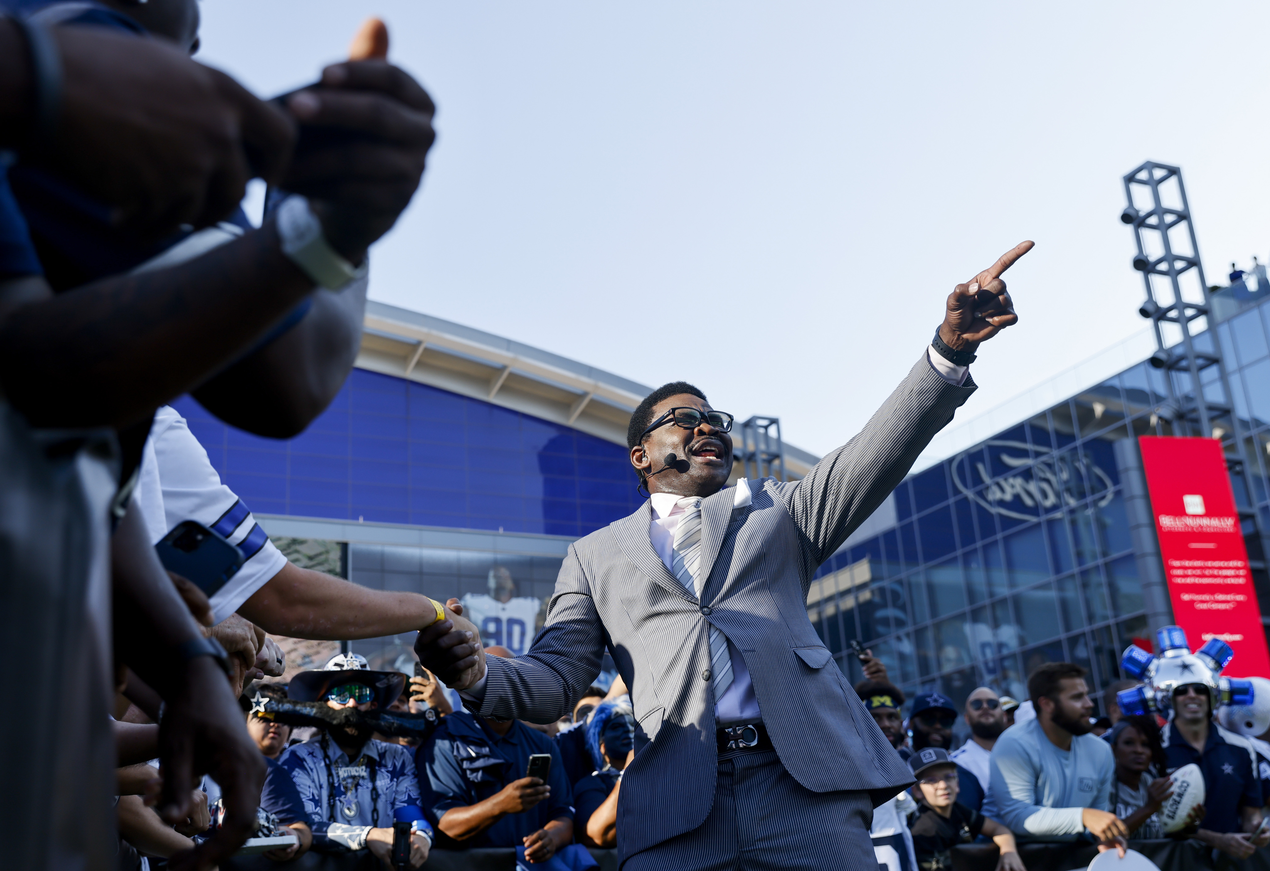 Michael Irvin remains suspended, won't take part in NFL Network draft  coverage