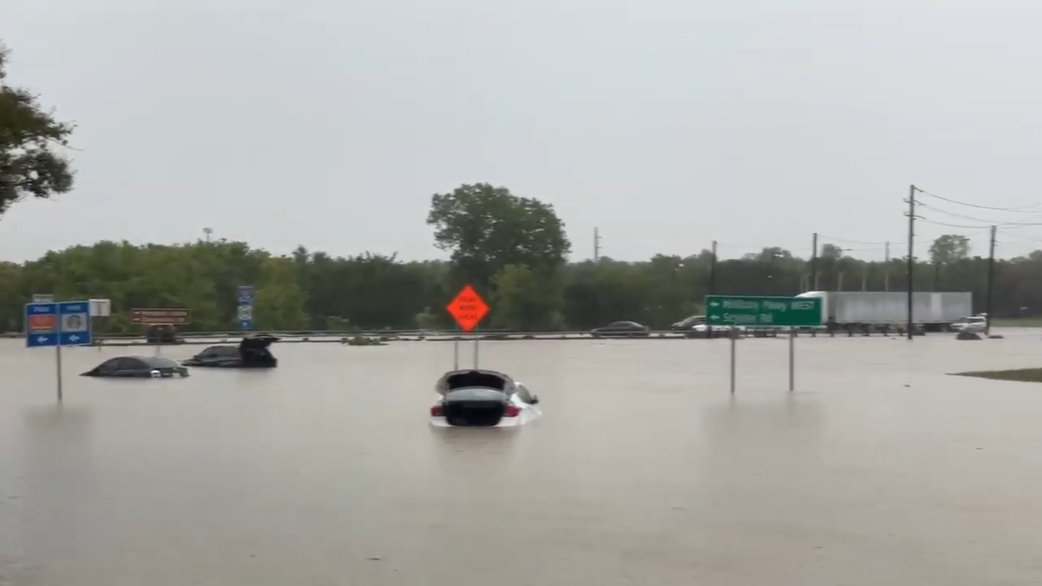 Watch Floods leave multiple cars underwater in Mesquite