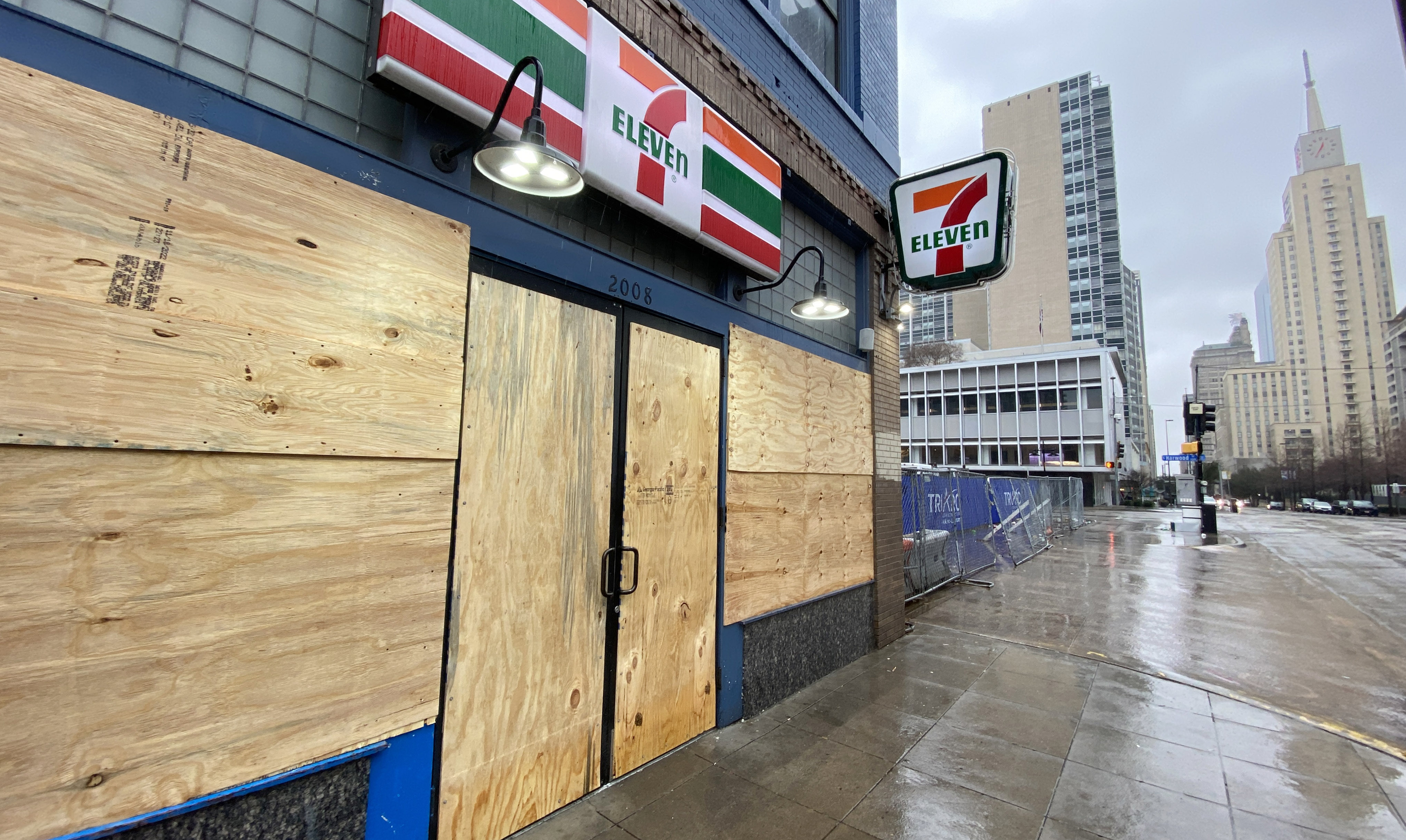 A downtown Dallas 7-Eleven that averaged one police call a day has closed