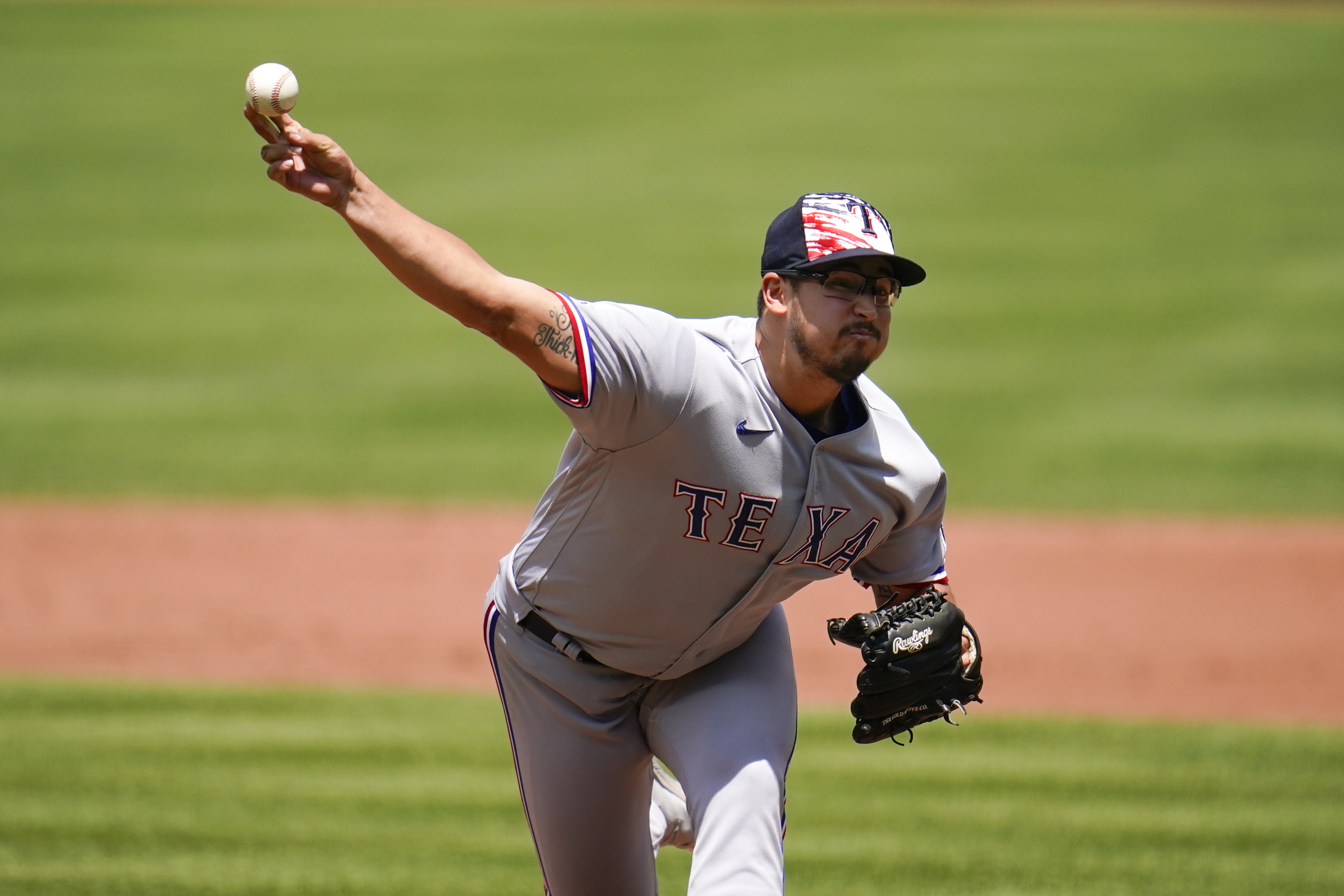 Dane Dunning Wins, Snaps Texas Rangers Record for Road Losses at