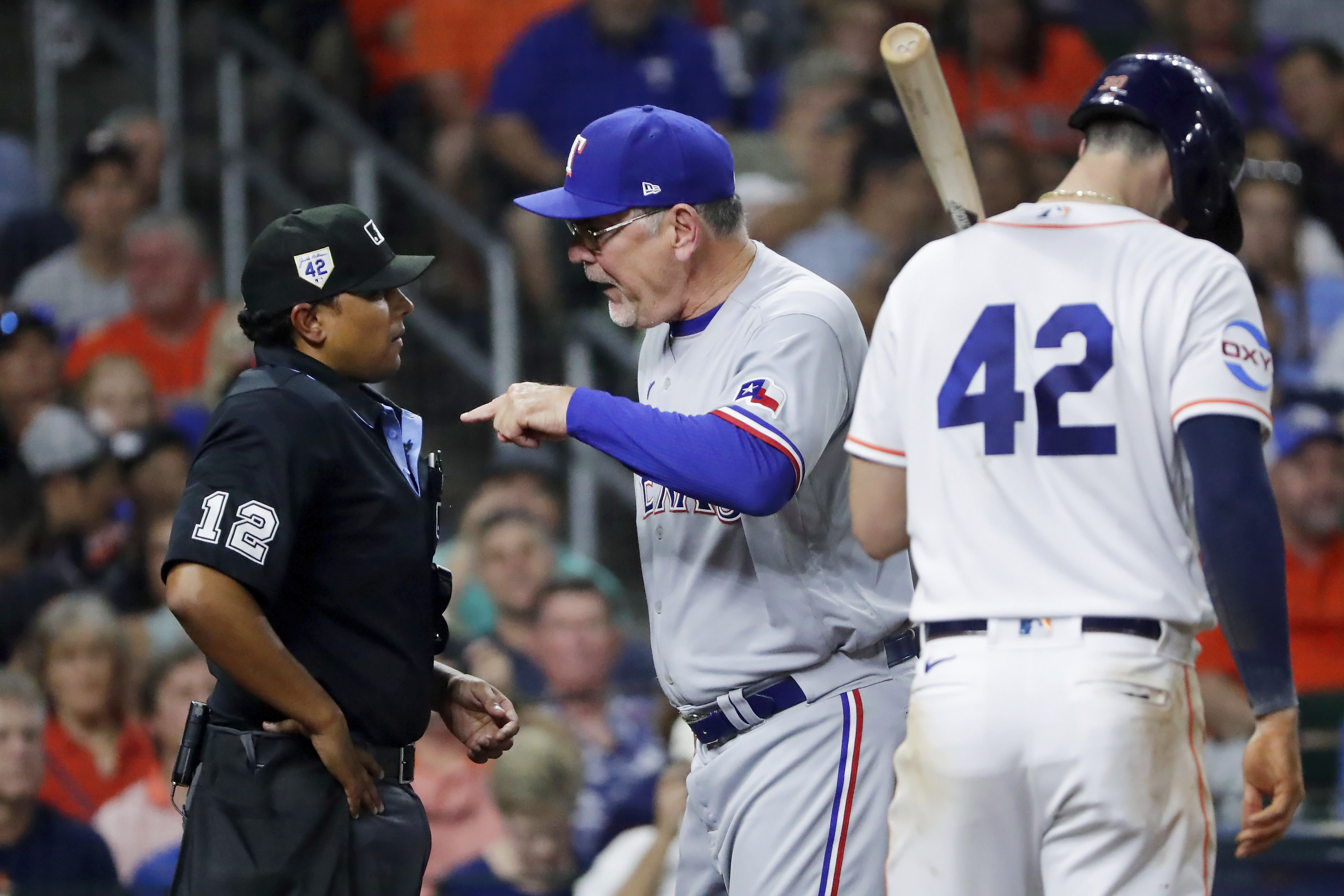 Bruce Bochy Ejected First Time as Texas Rangers Manager Against