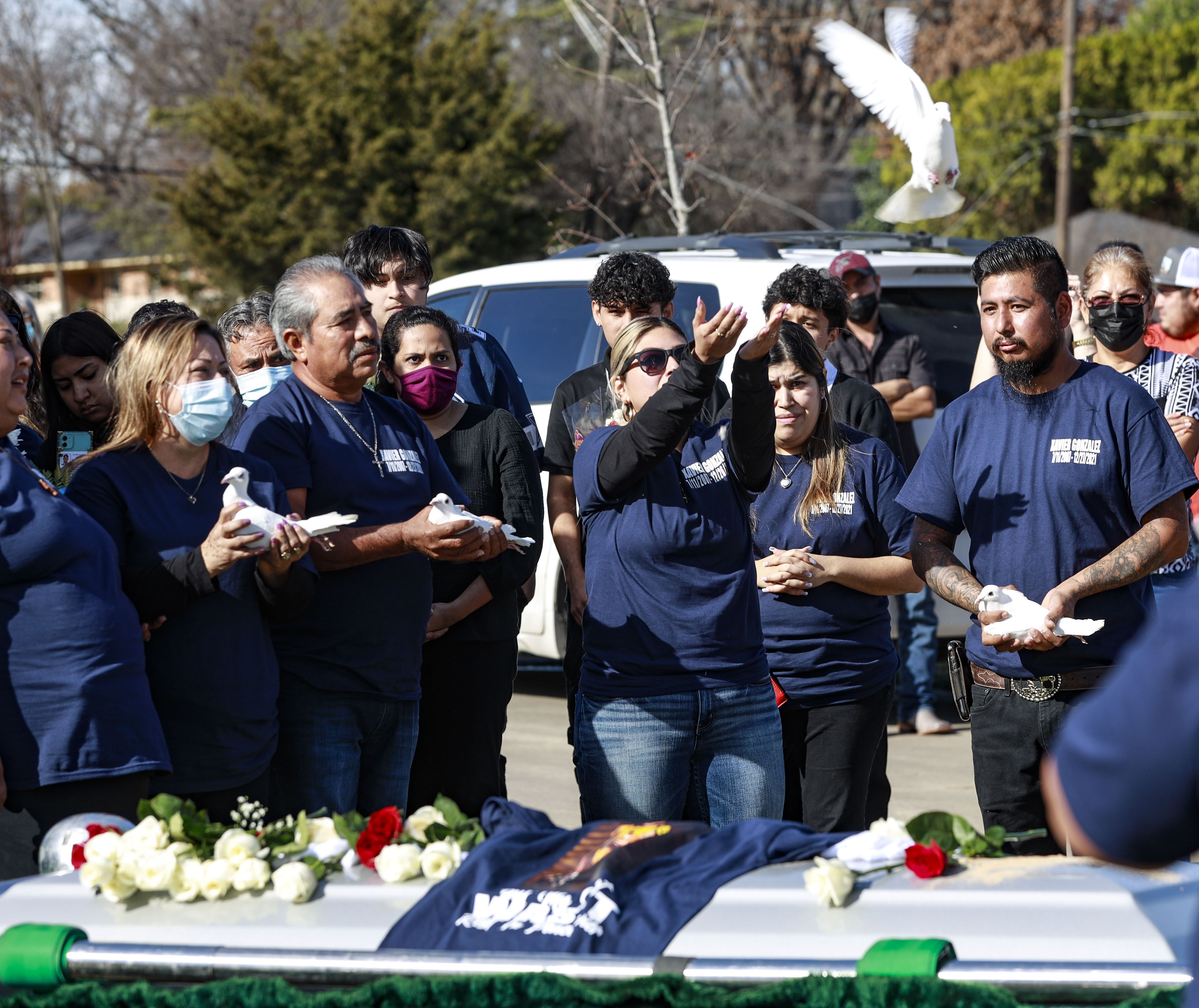 2 Victims Of Garland Gas Station Slayings Laid To Rest 14 Year Old Suspect Remains At Large