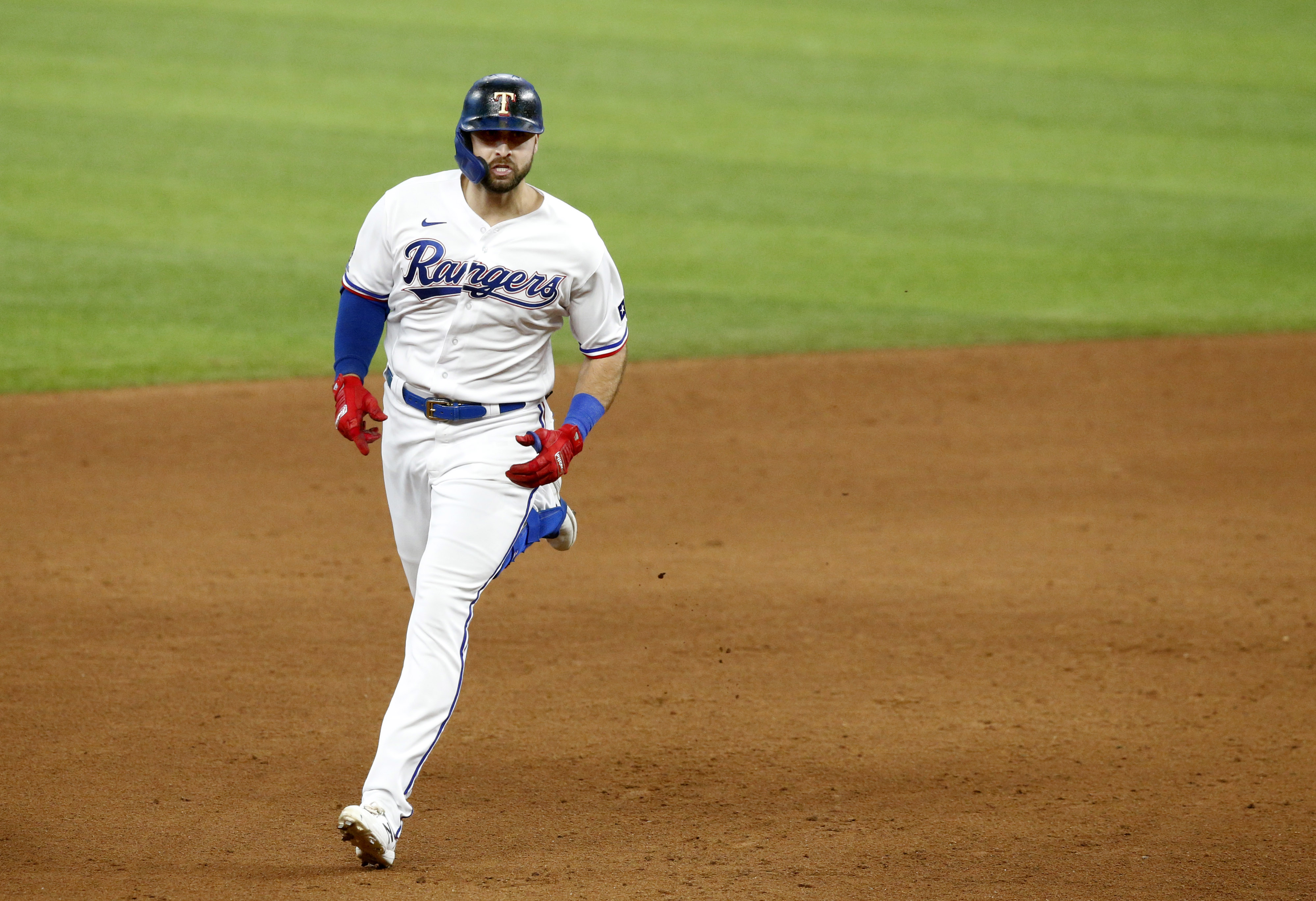 Joey Gallo or Adolis Garcia: Who deserves the All-Star spot?