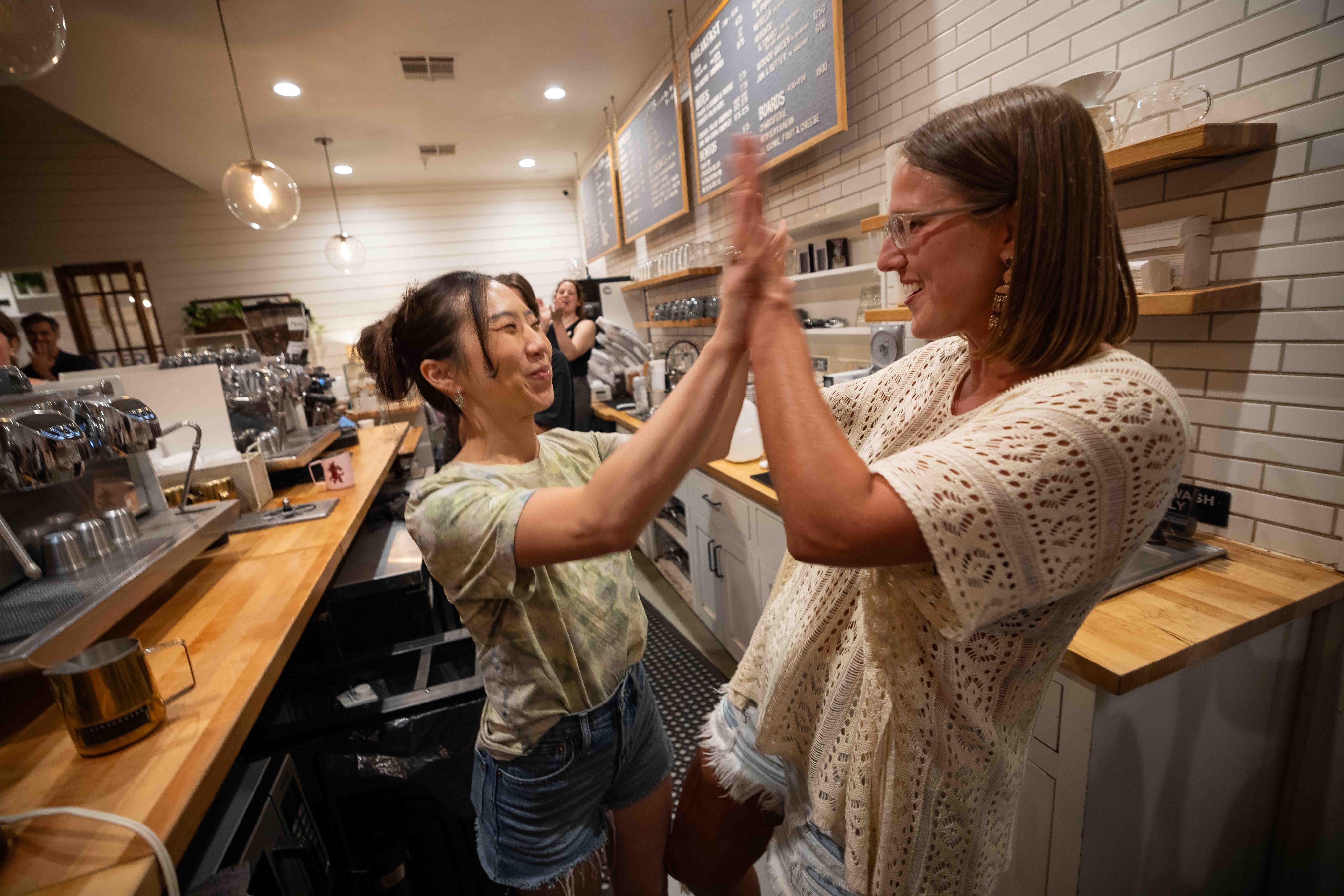 テイ・トウワ　Haircut Museum Against the Coffee K4WGPNSJ2ZFHLDMECVGDNAPBSI.jpg