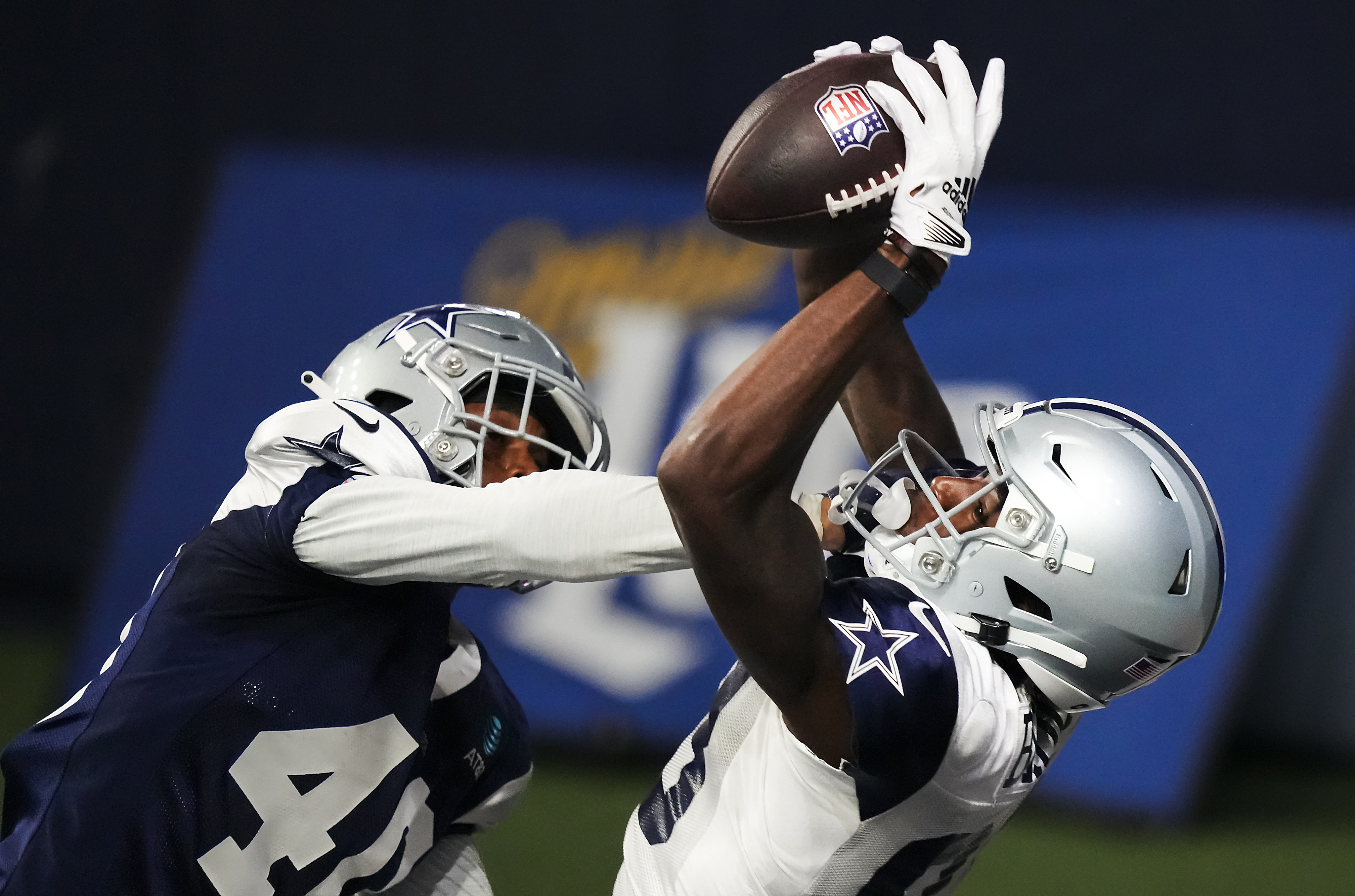 Dallas Cowboys' Dontario Drummond runs drills during practice at the teams  training facility, Friday, June 10, 2022, in Frisco, Texas. (AP Photo/Tony  Gutierrez Stock Photo - Alamy