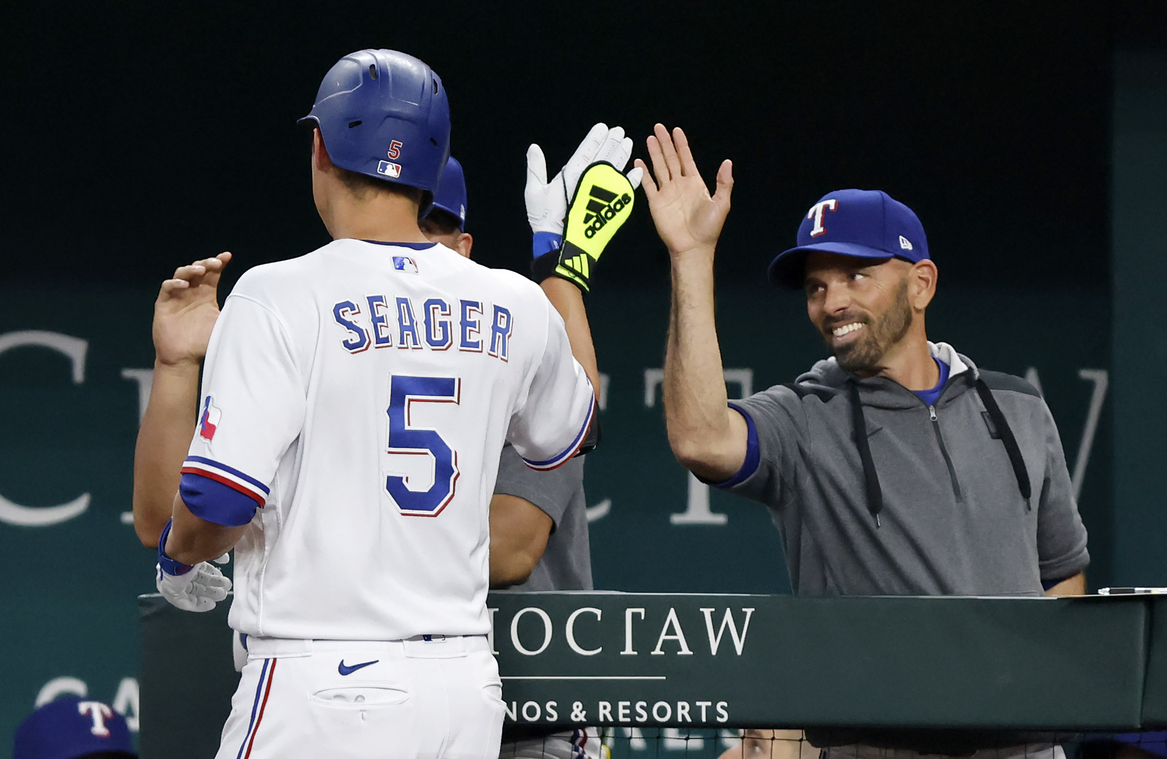 Cut4 on X: corey seager hair appreciation tweet  /  X