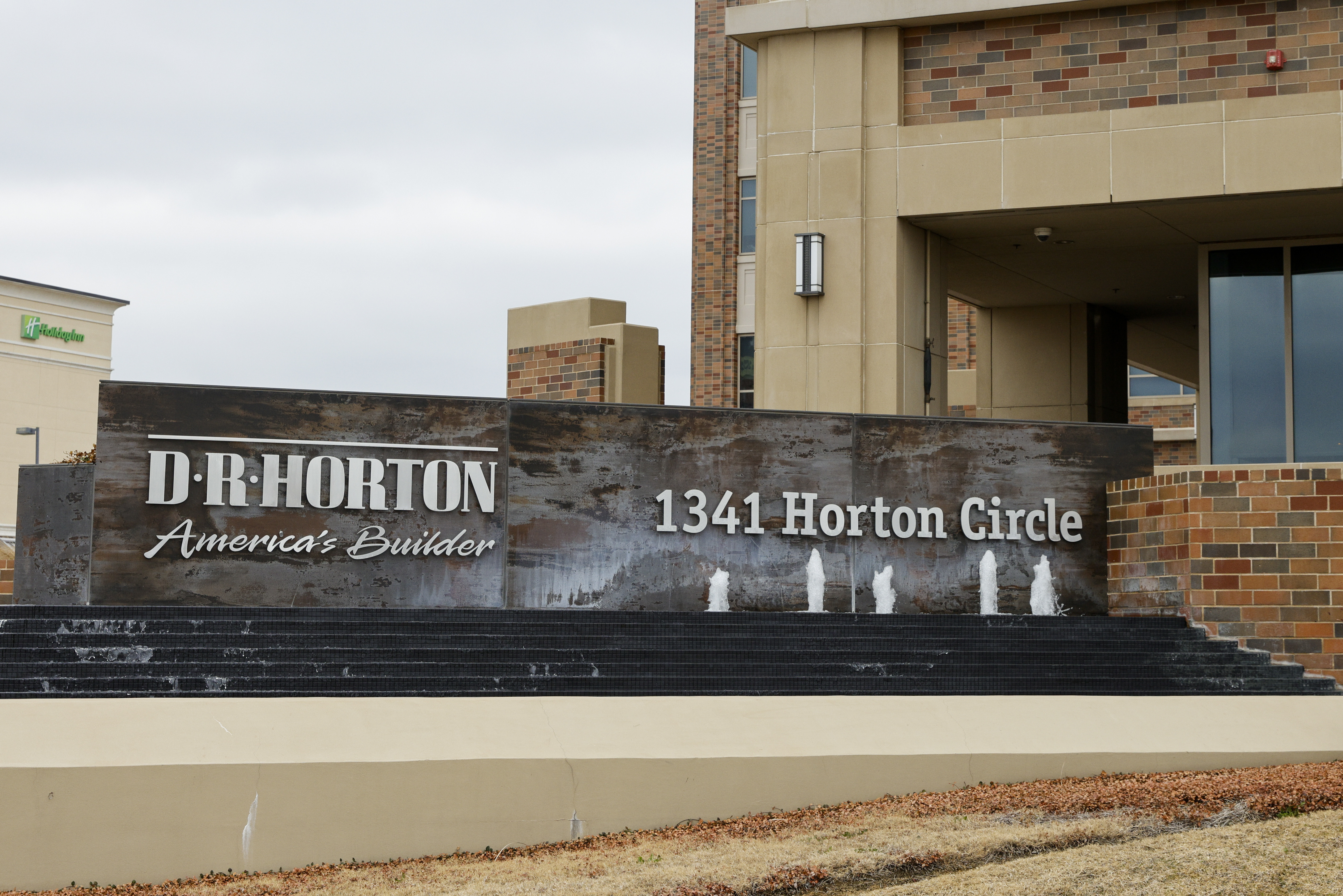 Homeowners strike 16.1 million deal with D.R. Horton over claims