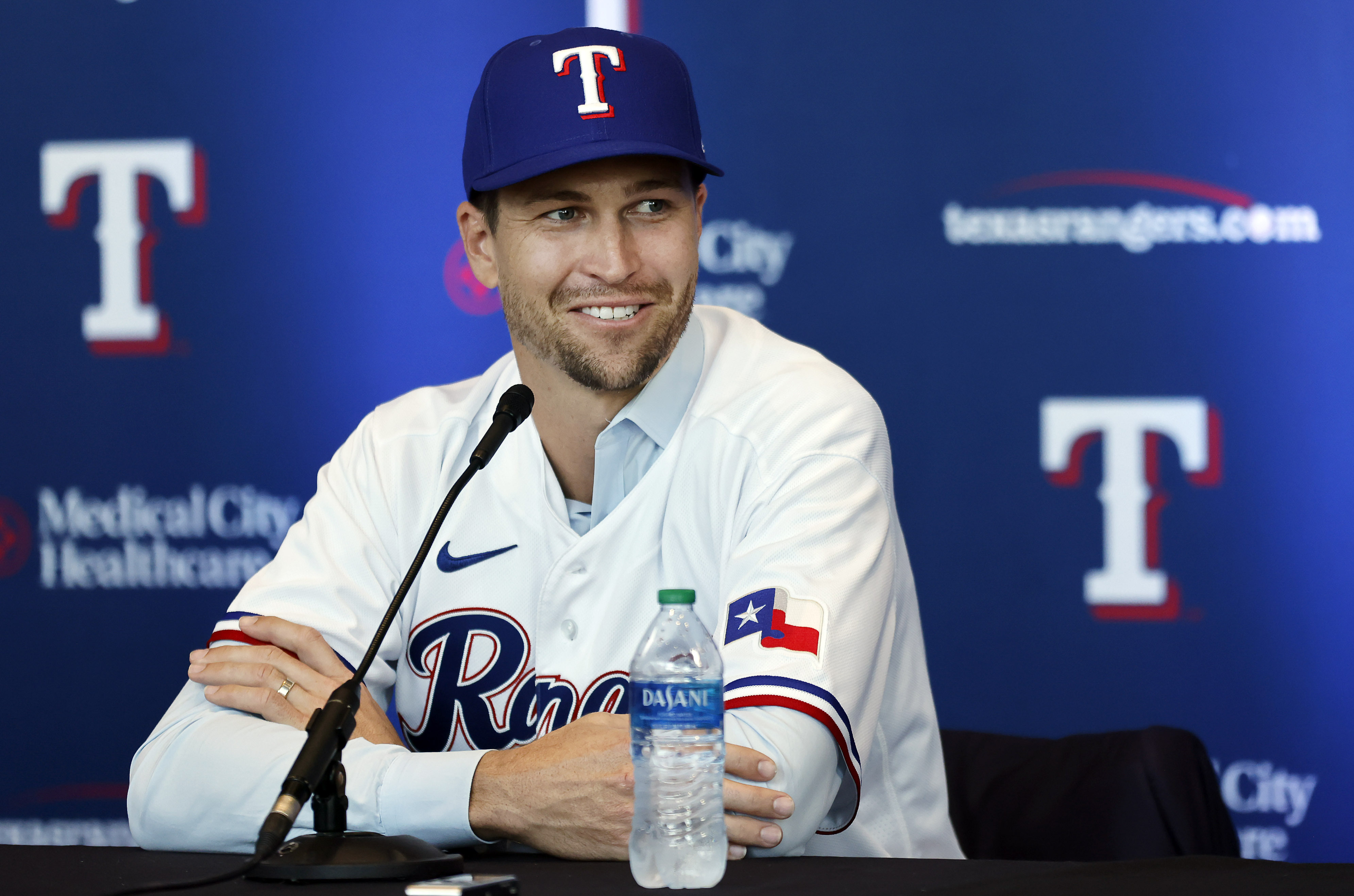 Photos: Texas Rangers introduce new starting pitcher Jacob deGrom