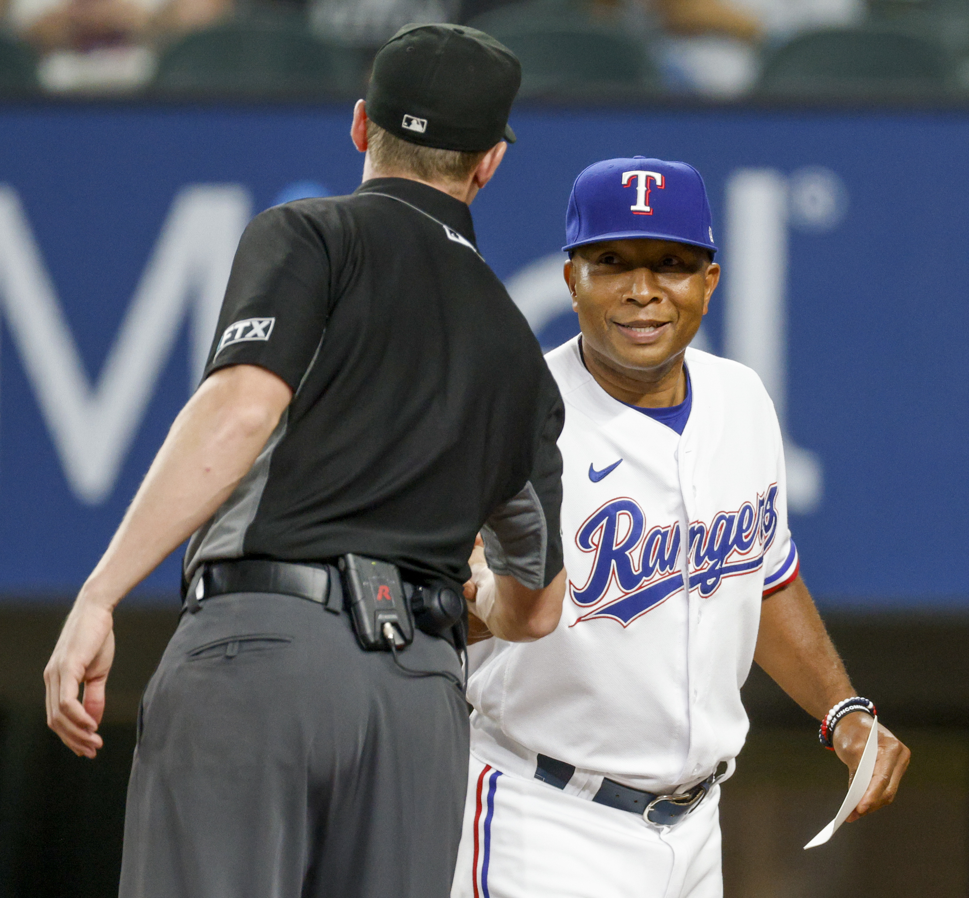 New York media upset w/how Joey Gallo puts on his uniform - Lone Star Ball