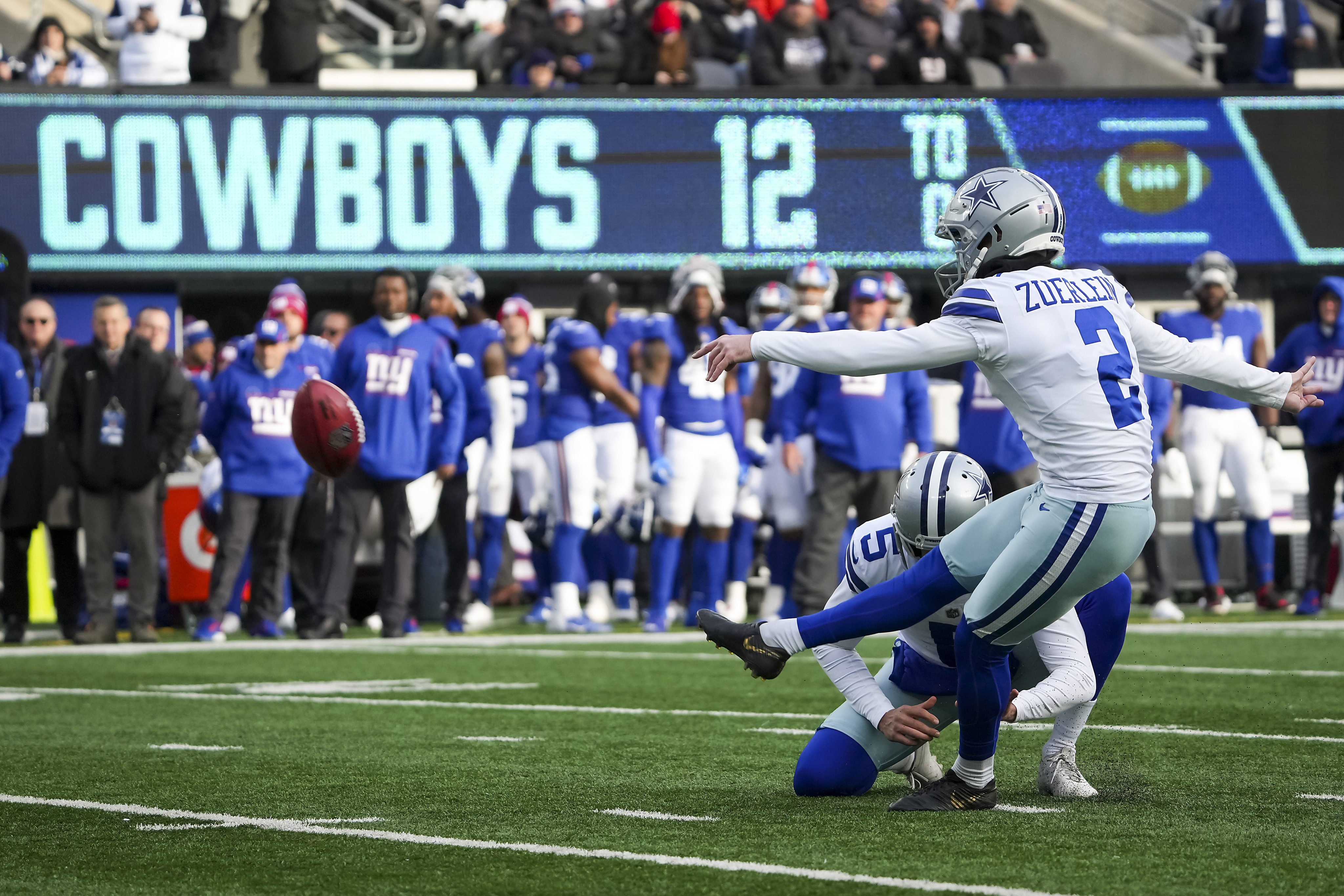 Dallas Cowboys might turn to former Patriots kicker to solve kicking woes 