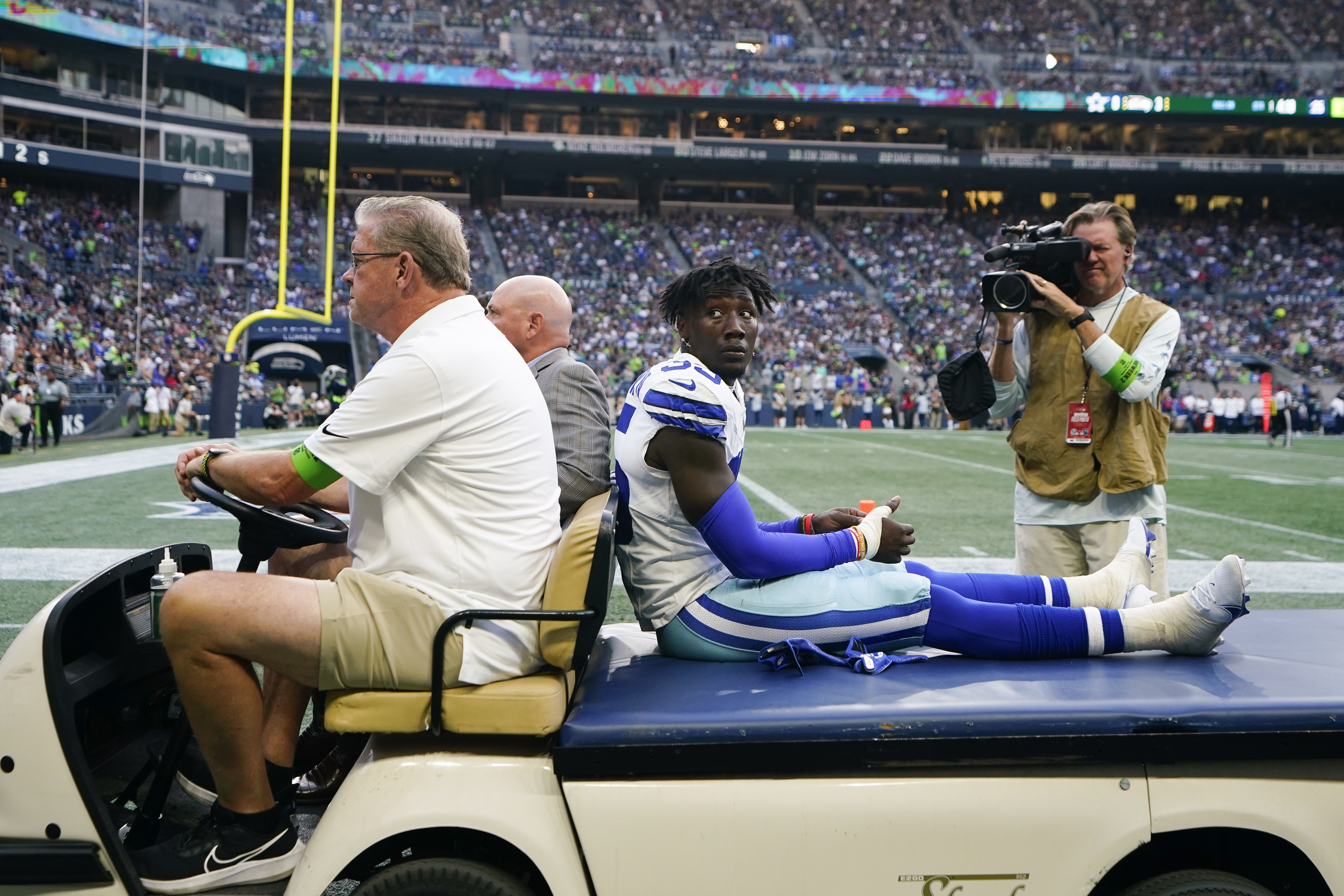 Cowboys injury update: DeMarvion Overshown out with knee injury - Blogging  The Boys