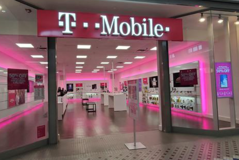 A merced de Altitud Gruñido T-Mobile: Más de 40 millones de cuentas e información personal de clientes  fueron filtradas