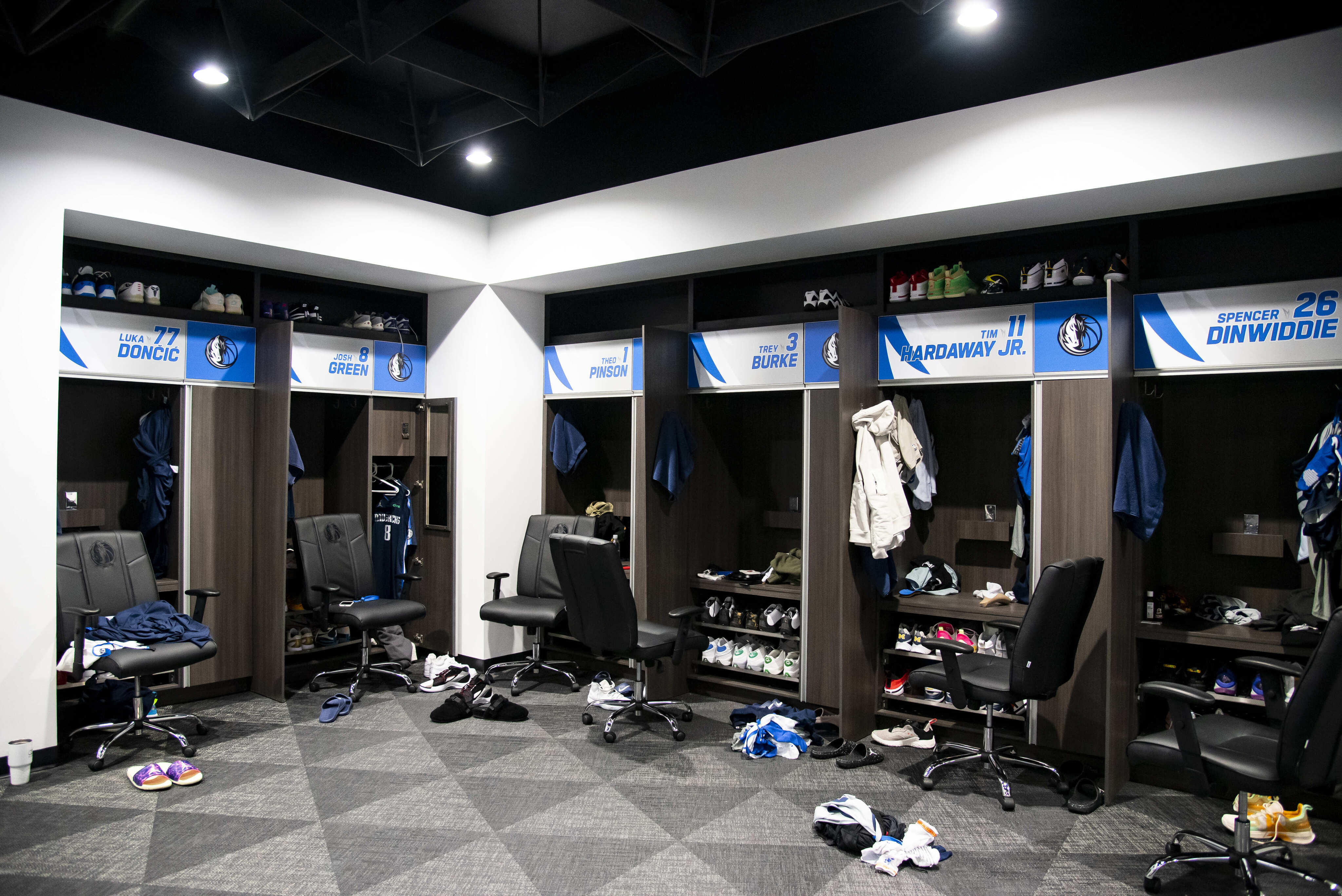 dallas mavericks locker room tour