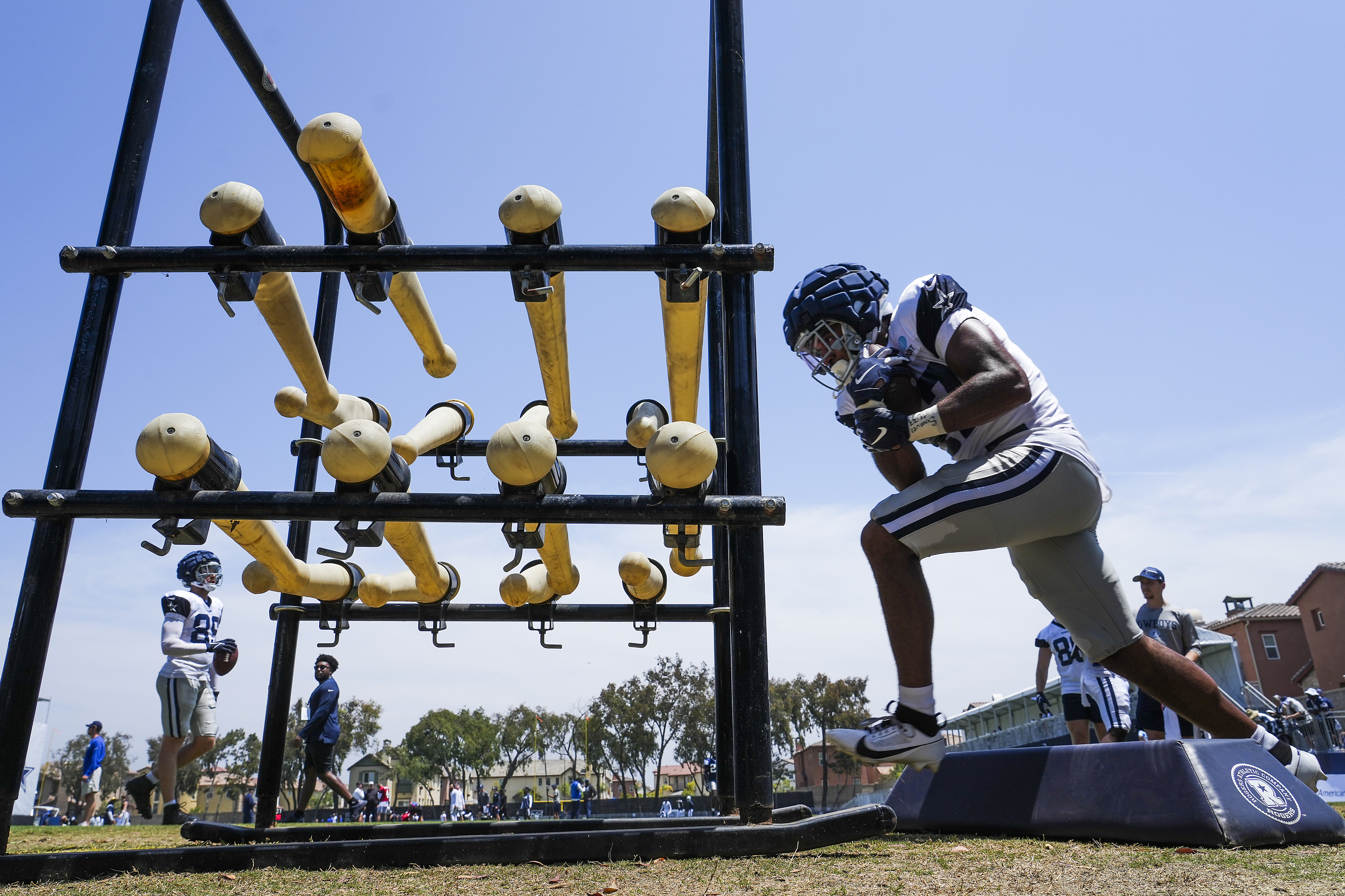 Cowboys' Jerry Jones adds new twist to conversation of Jimmy Johnson in  Ring of Honor