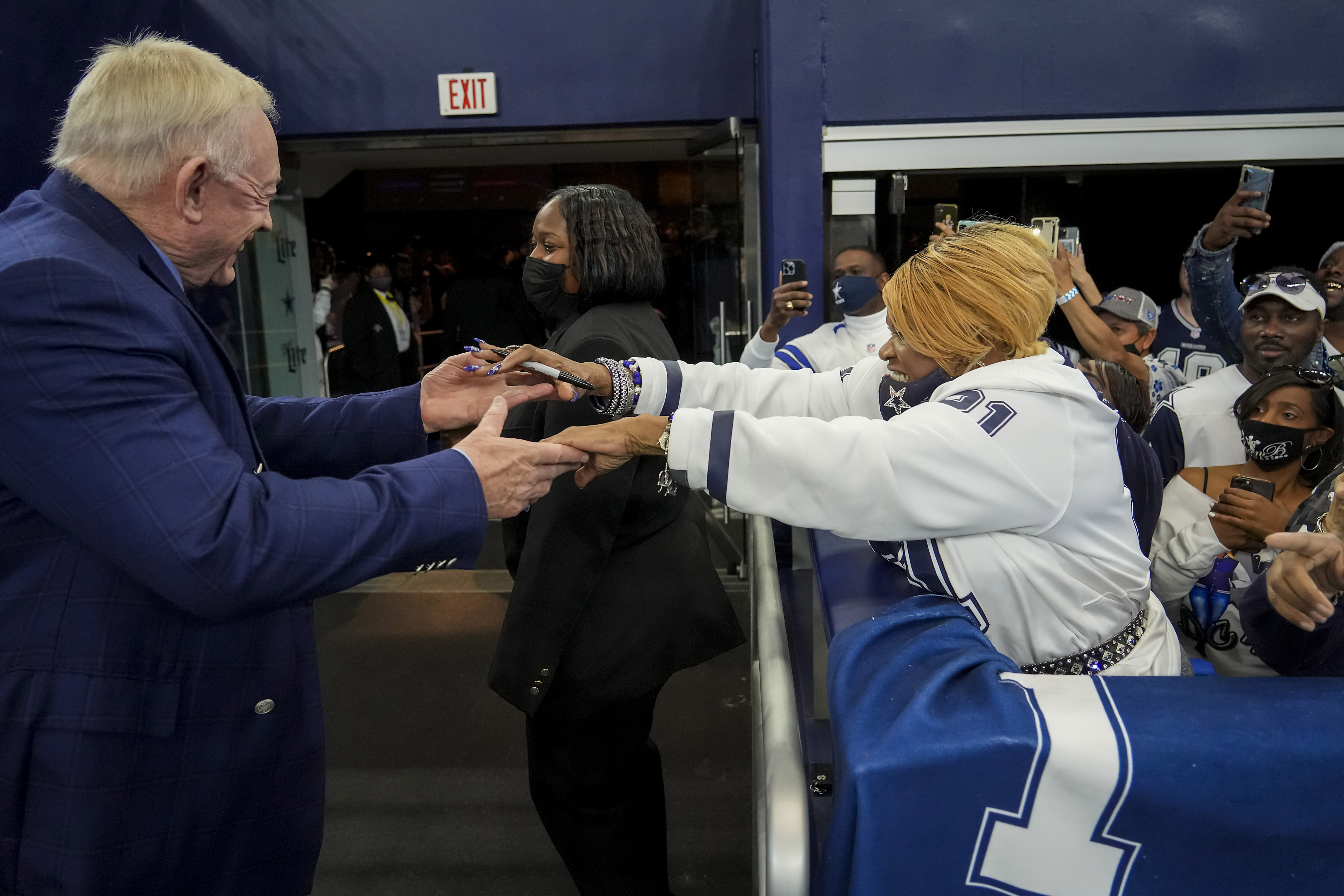 An Upset Dallas Cowboys Fan Punched Out A TV And It's Pretty Intense