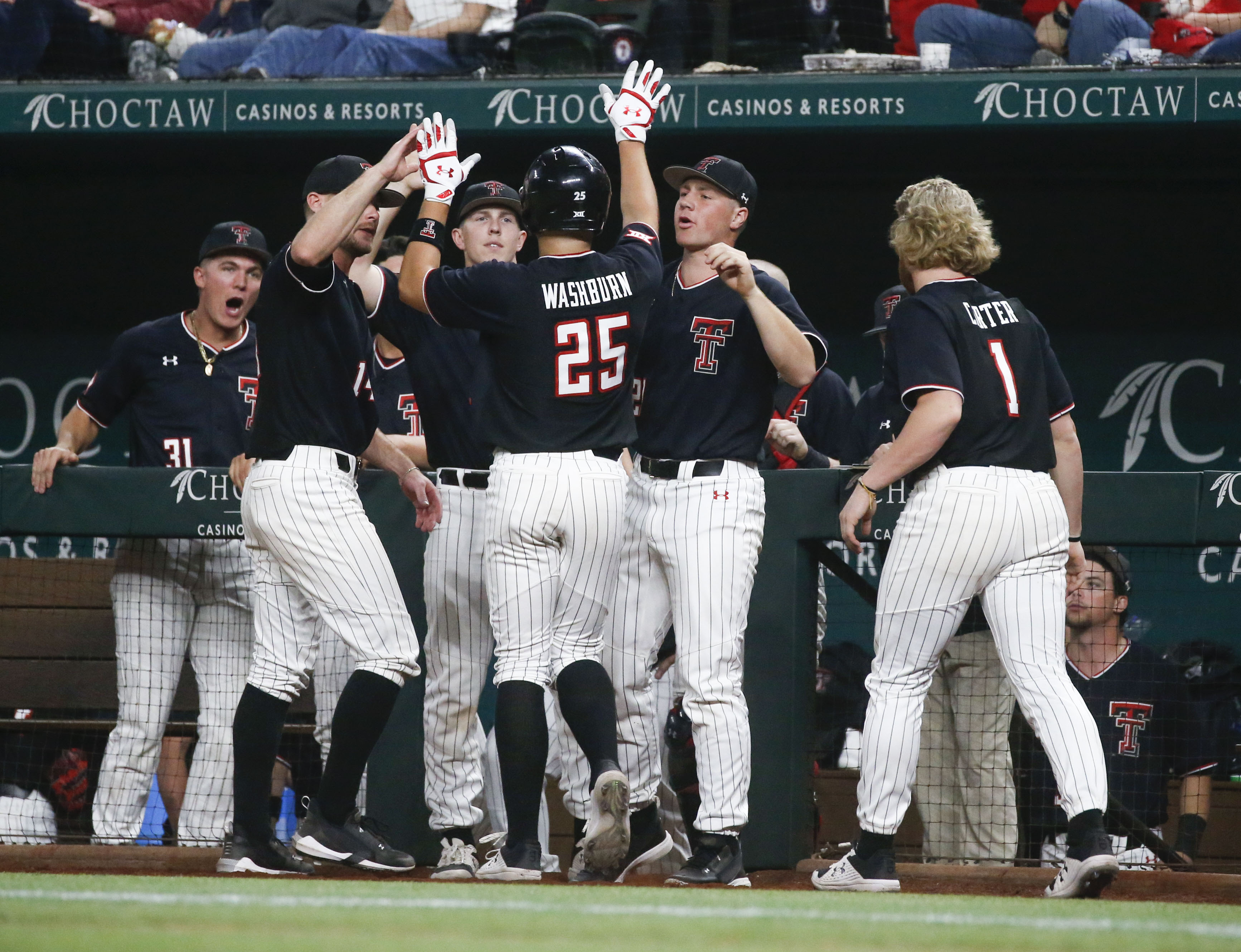 Watch Texas Tech baseball steal home for walk-off win against Texas