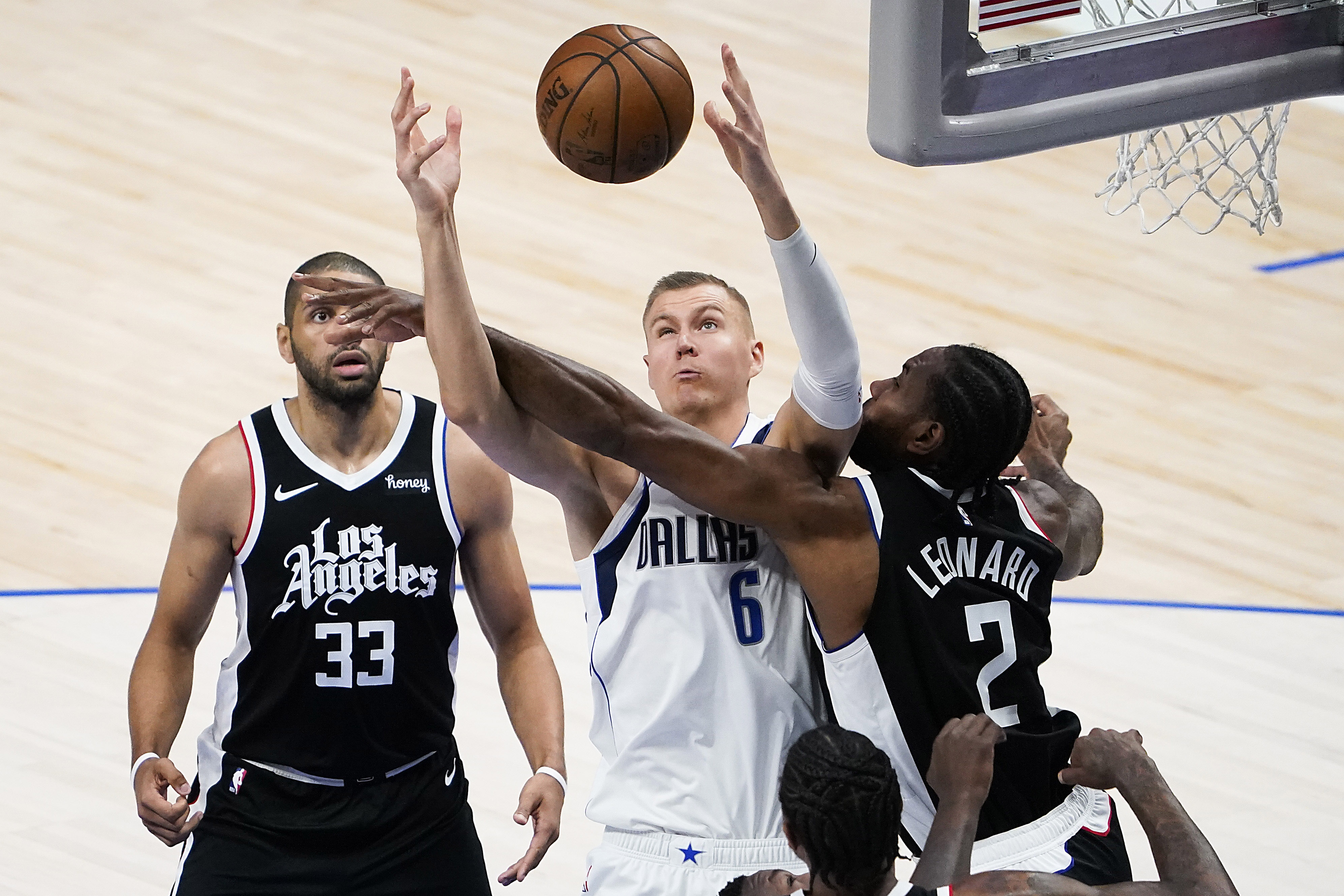 Dallas Mavericks: Throwback to Boban Marjanovic dominating Denver