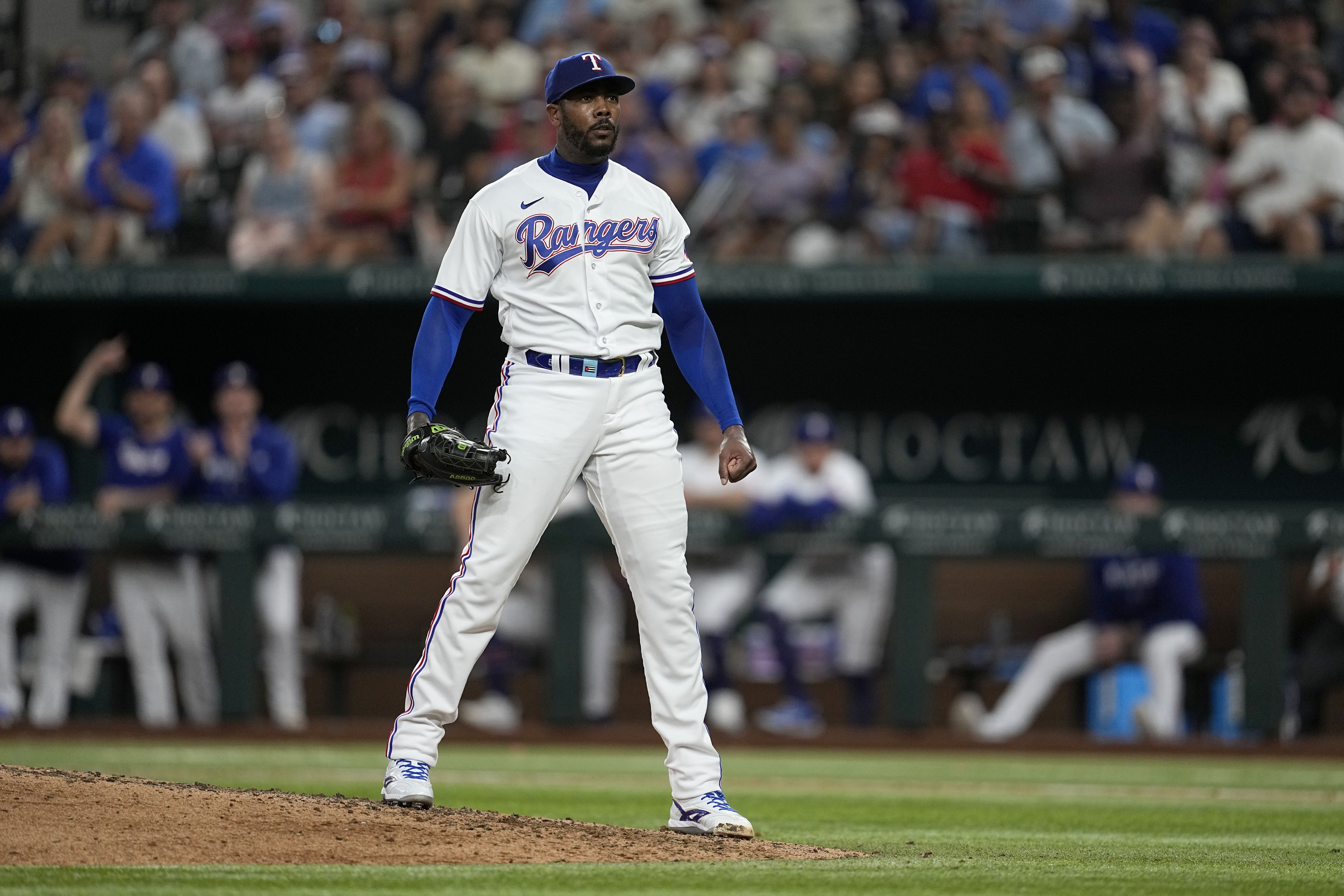 Aroldis Chapman has thrived since joining Rangers — his velocity has turned  heads, too