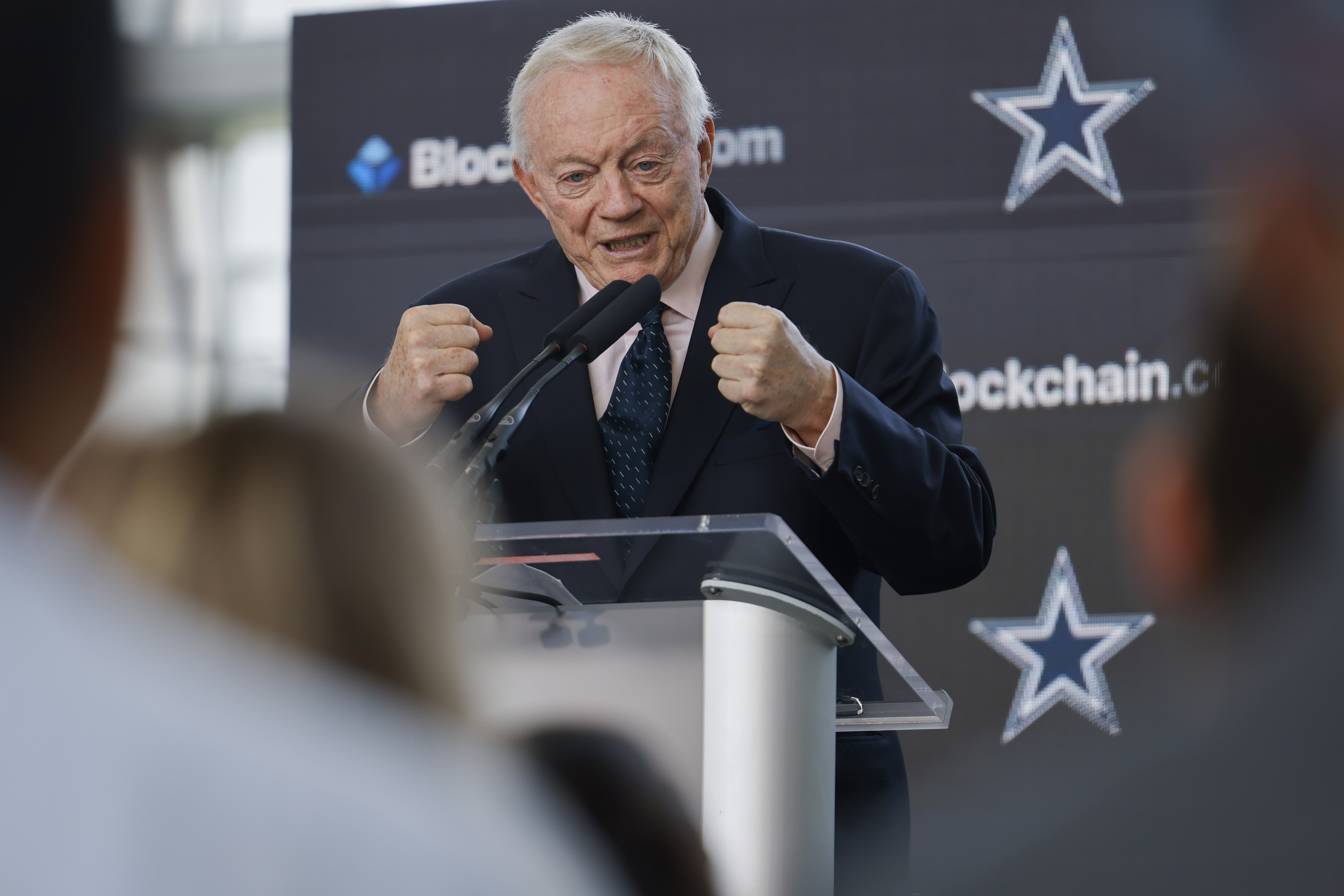 North Texas woman suing Jerry Jones, claims he is her father