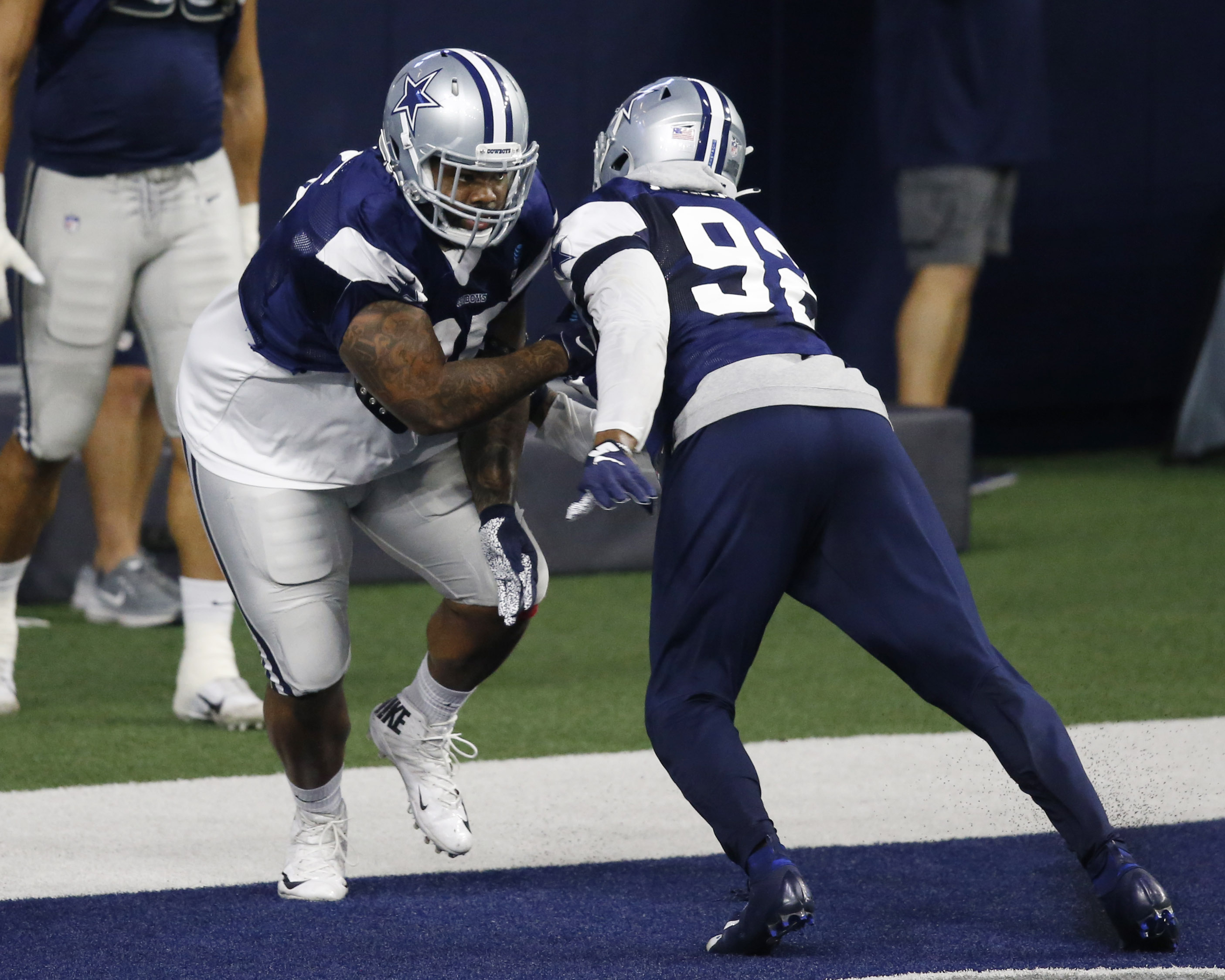 Cowboys' Dontari Poe wants to talk with Jerry Jones, still plans