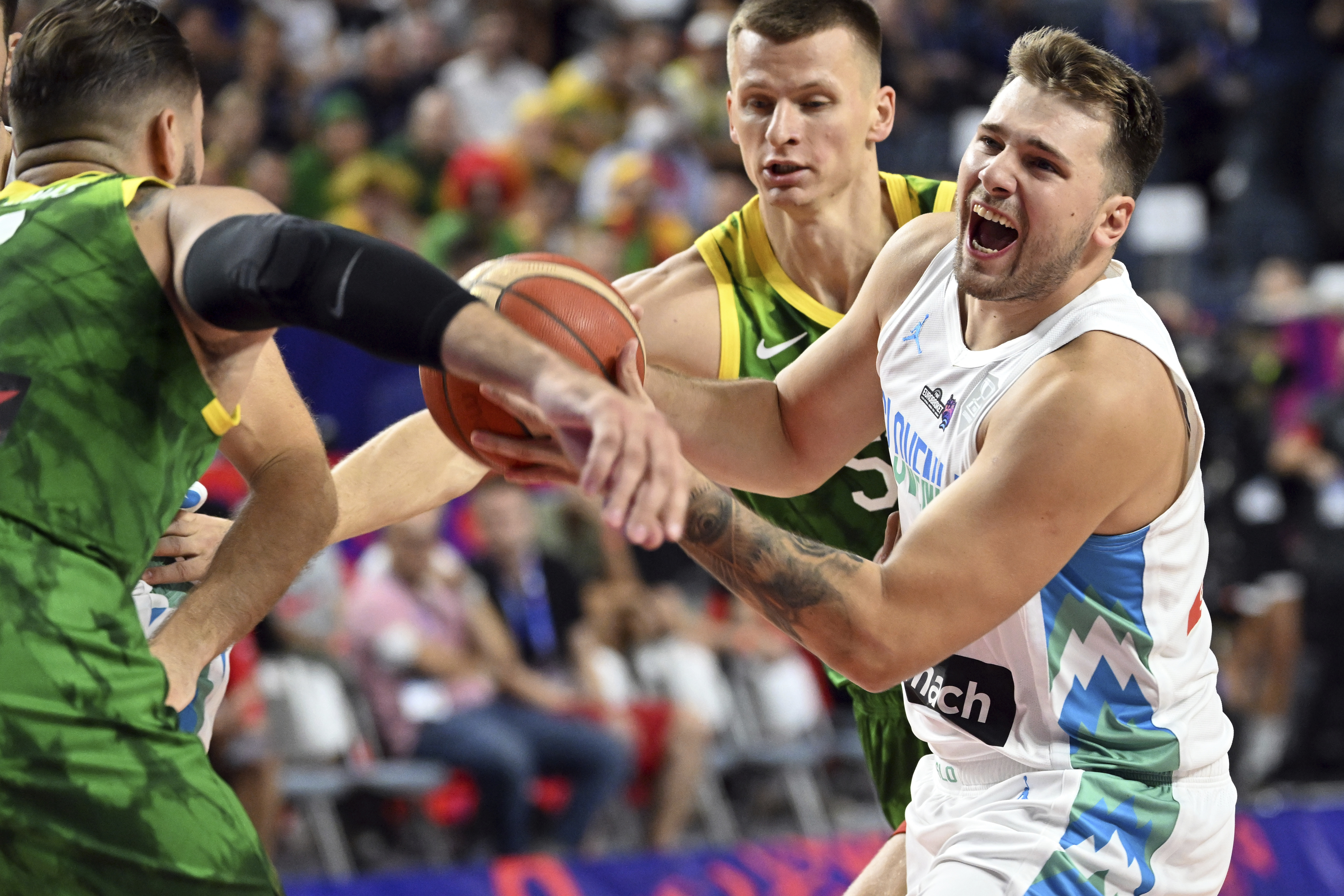 With Mavs contingent courtside, Luka Doncic guides Slovenia to win in EuroBasket opener
