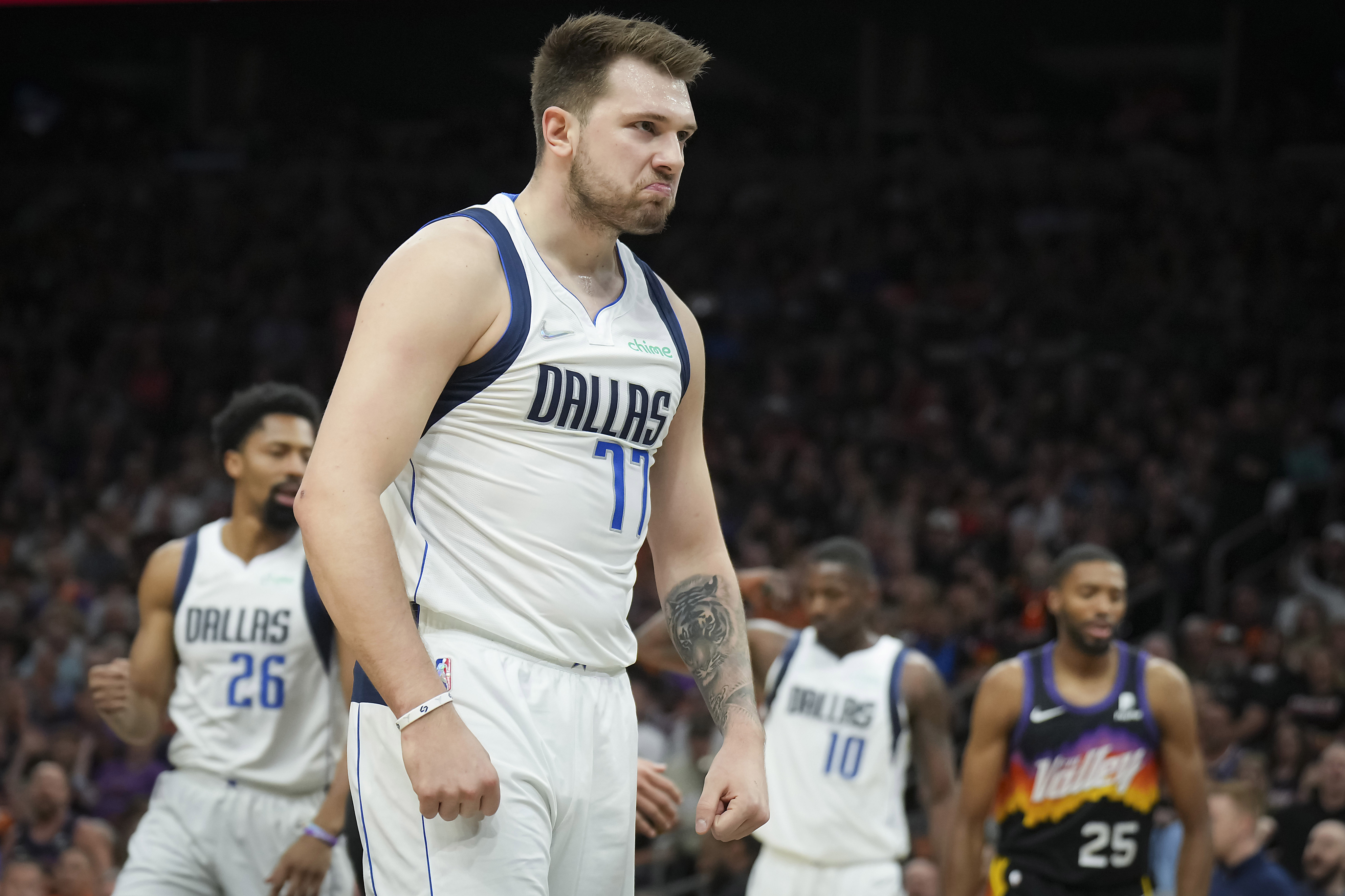 Luka Doncic's 39-Point Night Not Enough as Minnesota Timberwolves Snap  Weary Dallas Mavs' Win Streak - Sports Illustrated Dallas Mavericks News,  Analysis and More