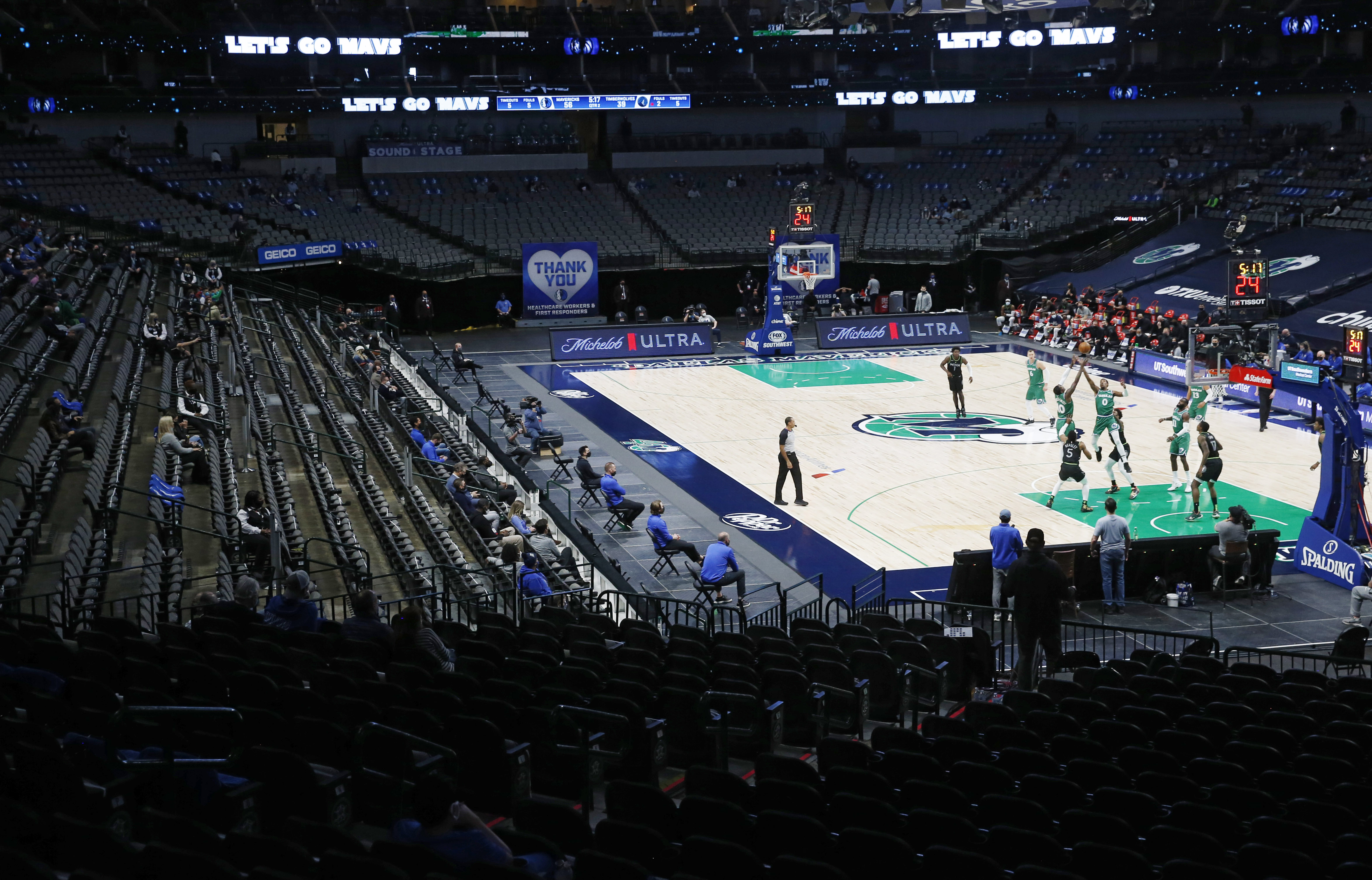 Dallas Mavs open a new season in mostly empty arena