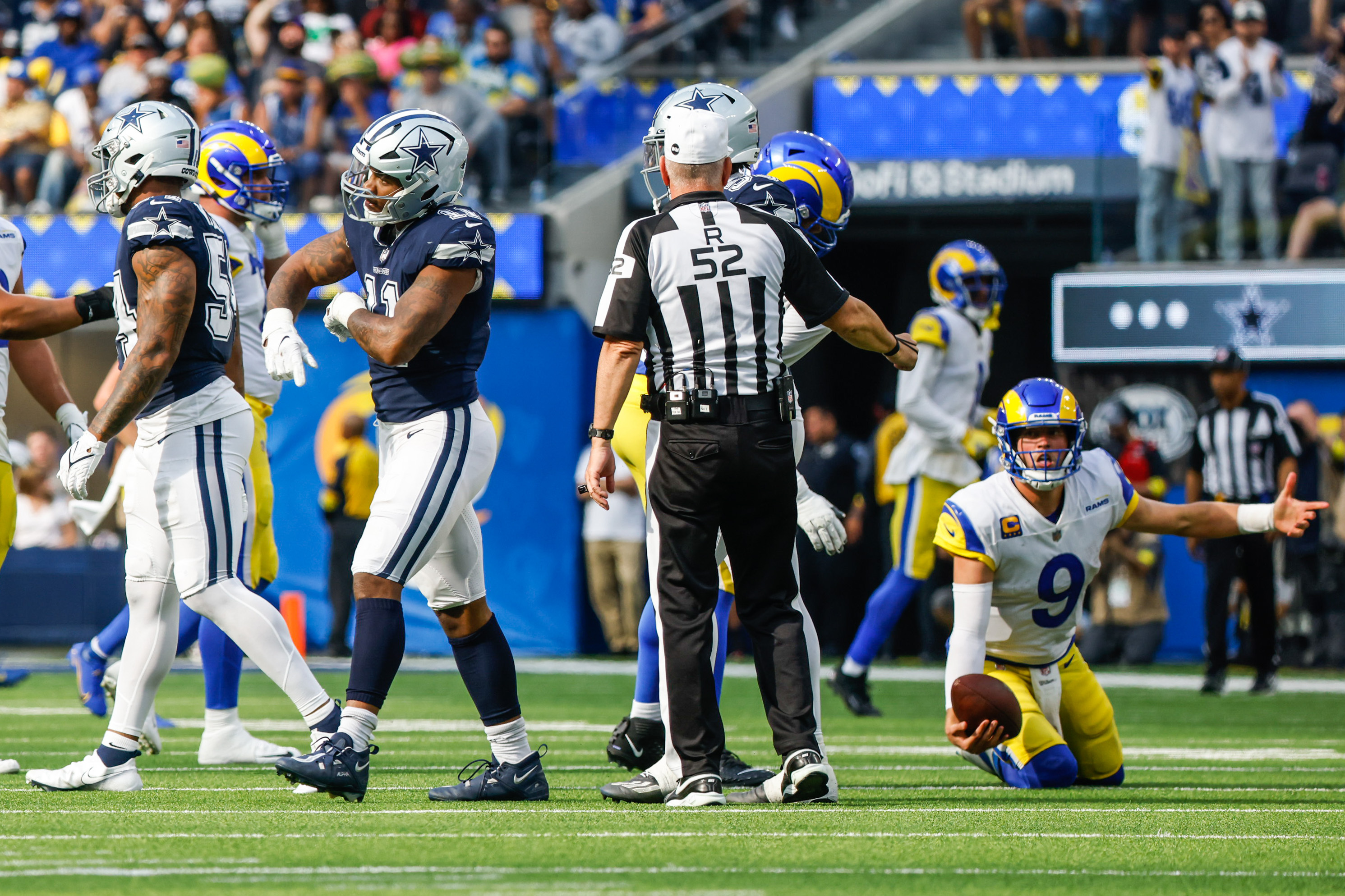 PHOTOS: Cowboys Win Over L.A. Rams 22-10 In California