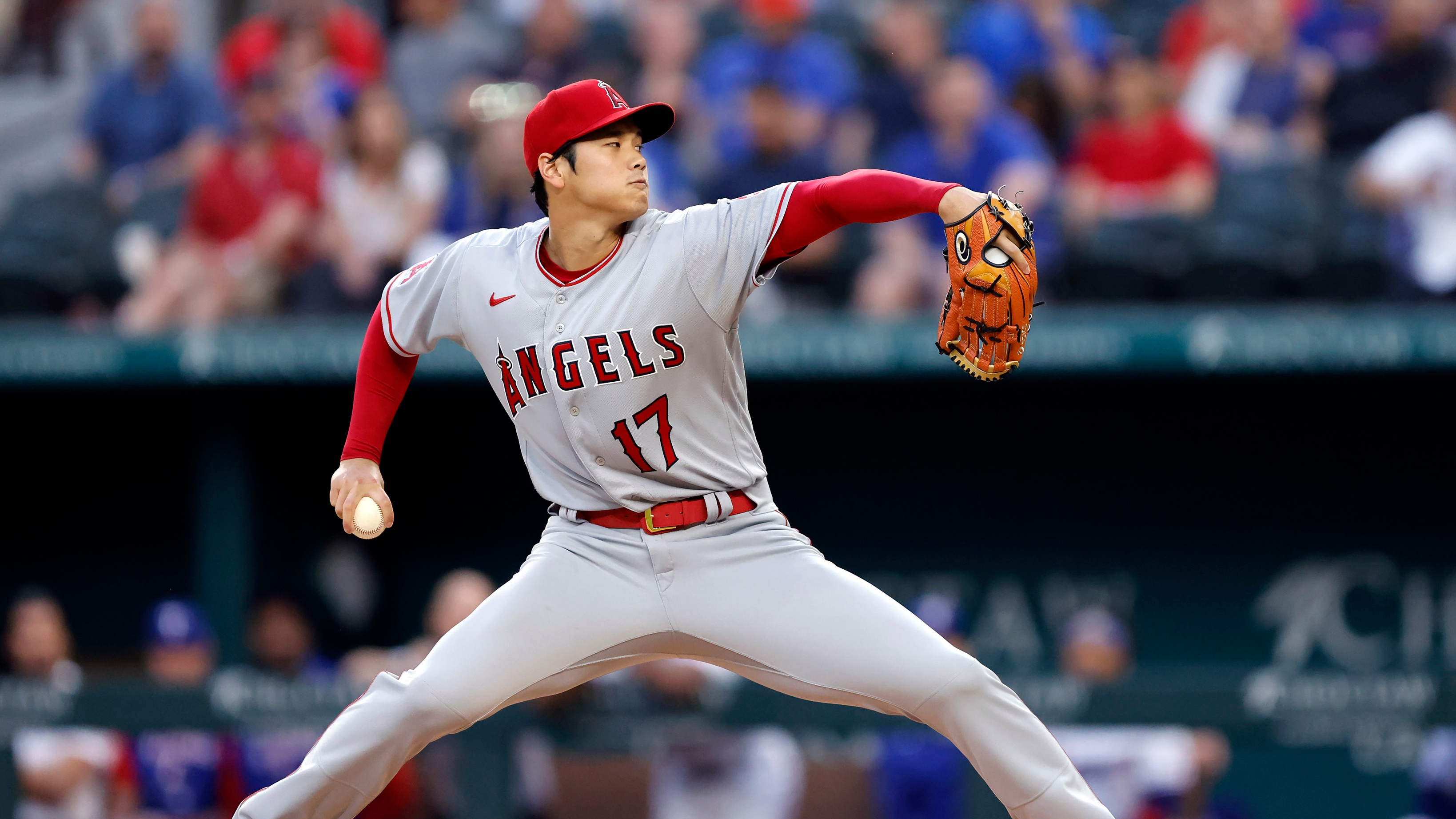 Shohei Ohtani staying with the Angels for now