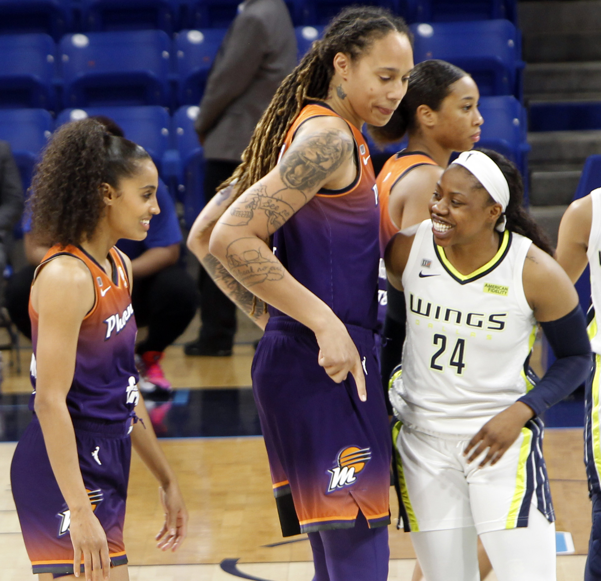 photos-tempers-flare-between-wings-mercury-at-college-park-center