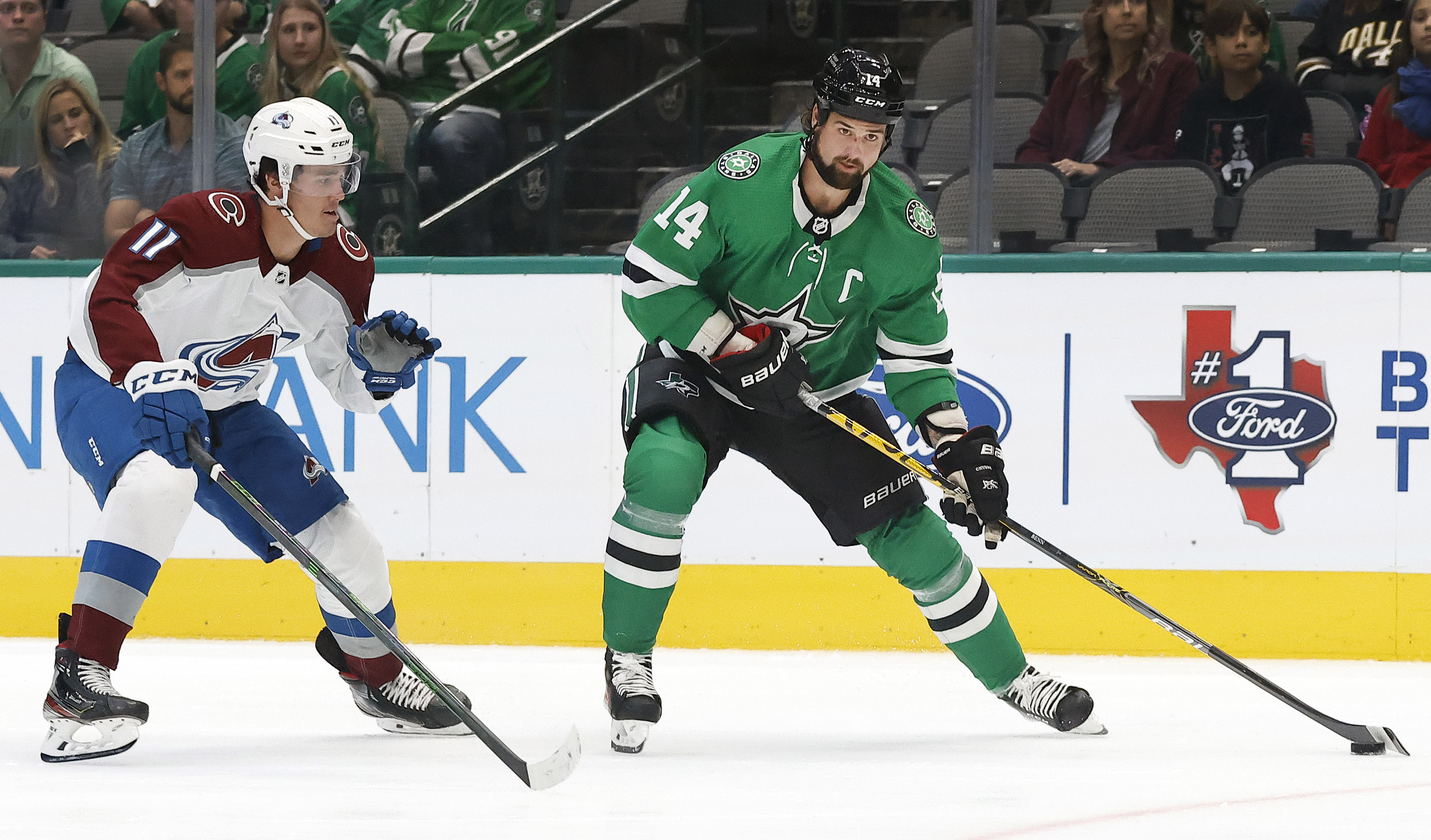 Stars captain Jamie Benn carries last year's 'Bennaissance' into opening  night