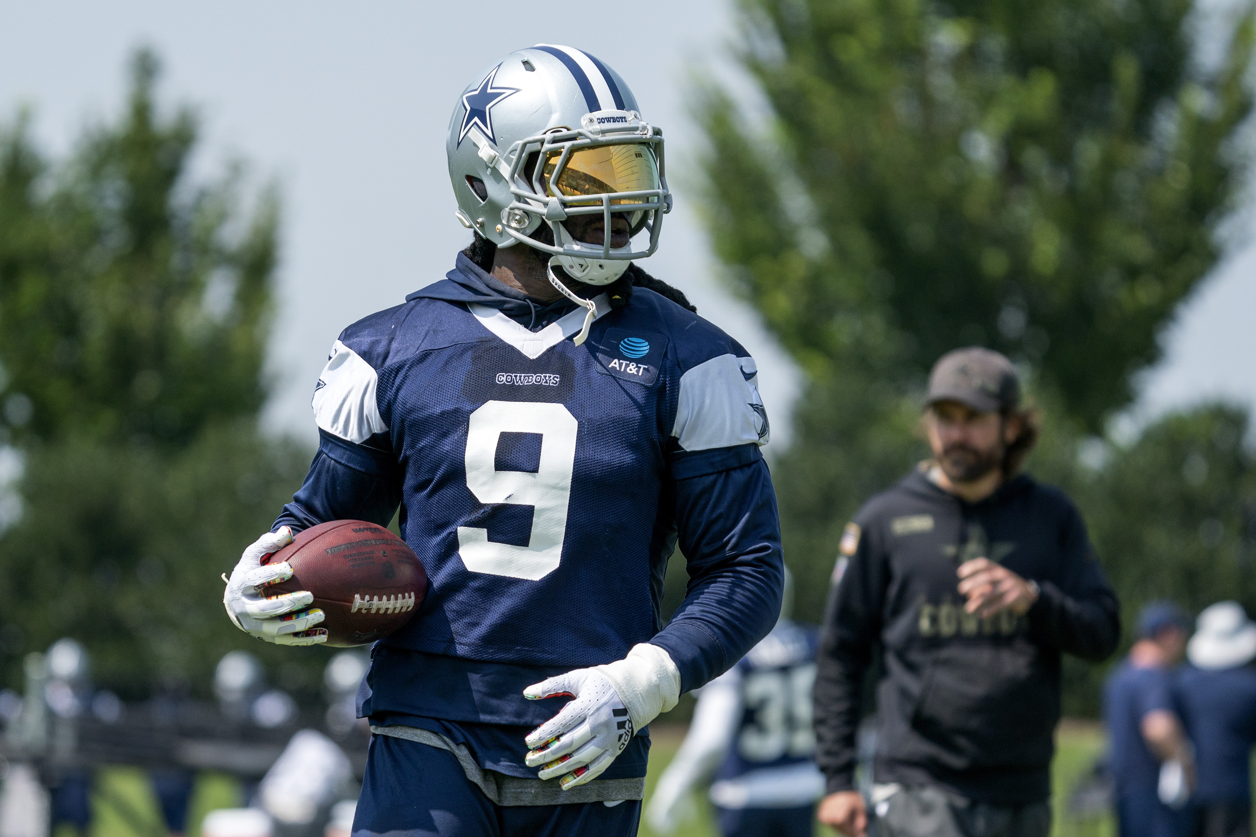 Jaylon Smith's brand loyalty paid off, big time. Dallas linebacker