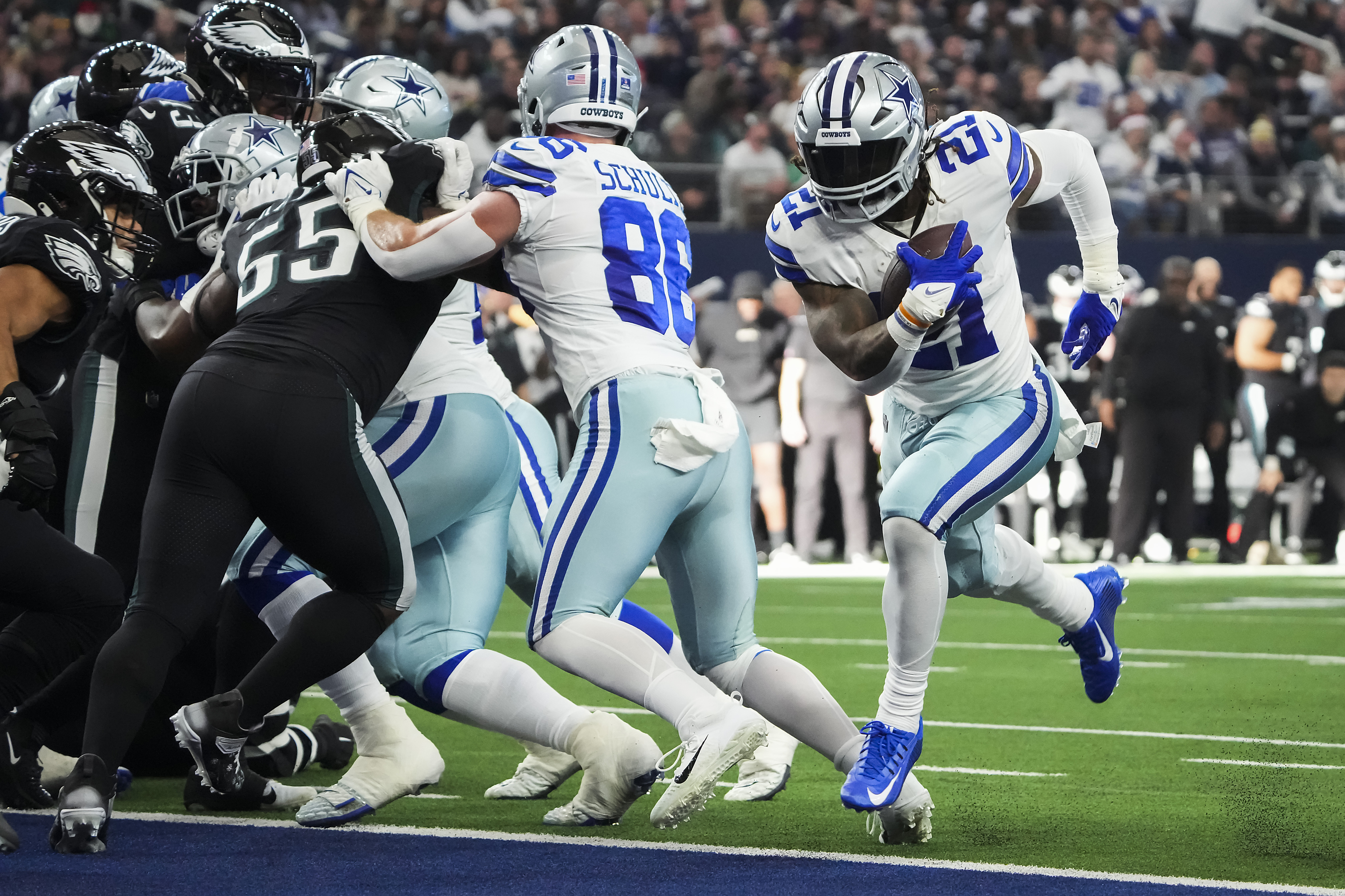 Restructure or release? Dallas Cowboys RB Ezekiel Elliott headlines NFC  players to keep an eye on